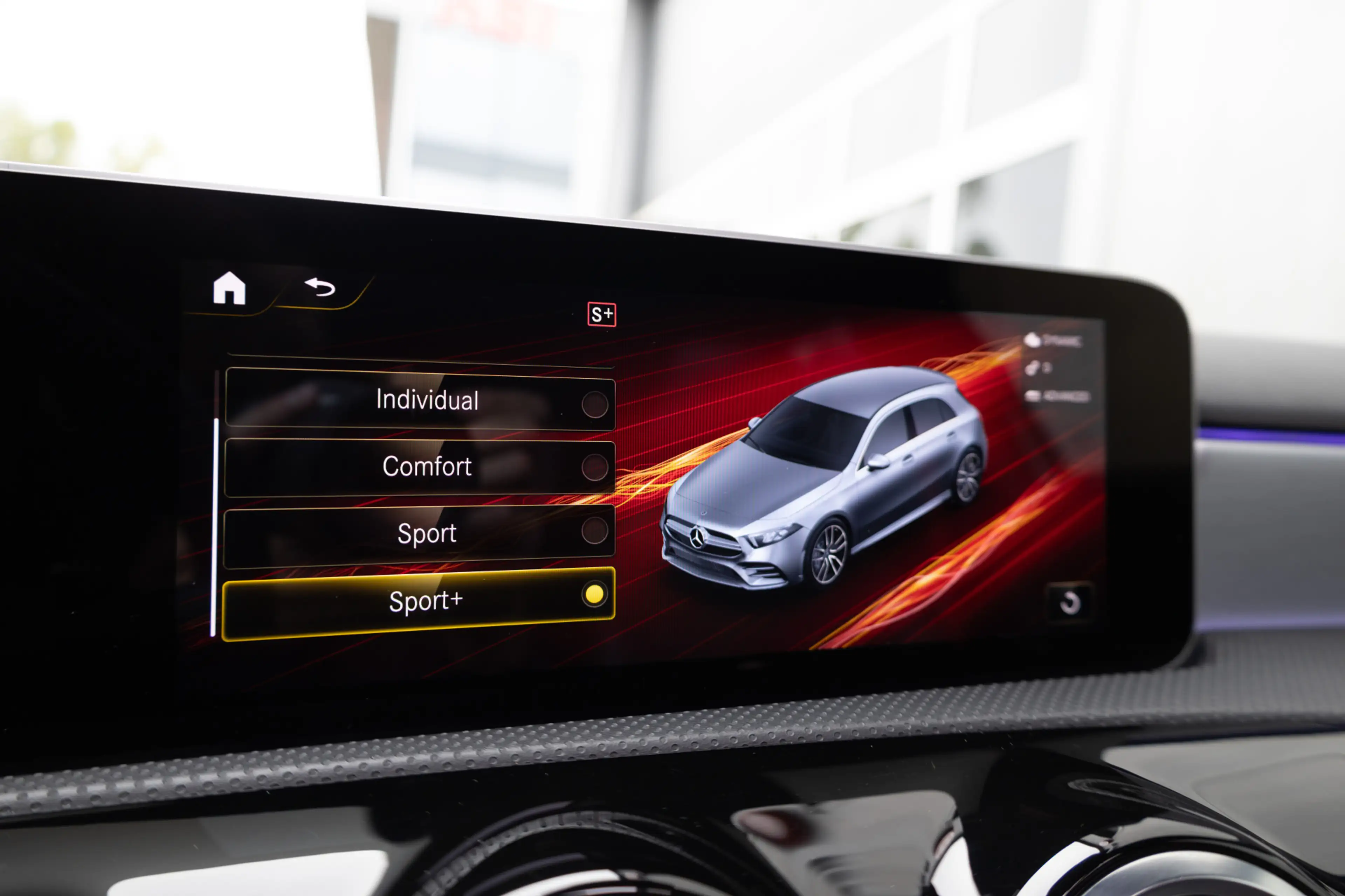 Mercedes-Benz A 35 AMG 4MATIC 306 pk Premium Plus AMG-Pakket / Mat-Grijs/ — photo 47