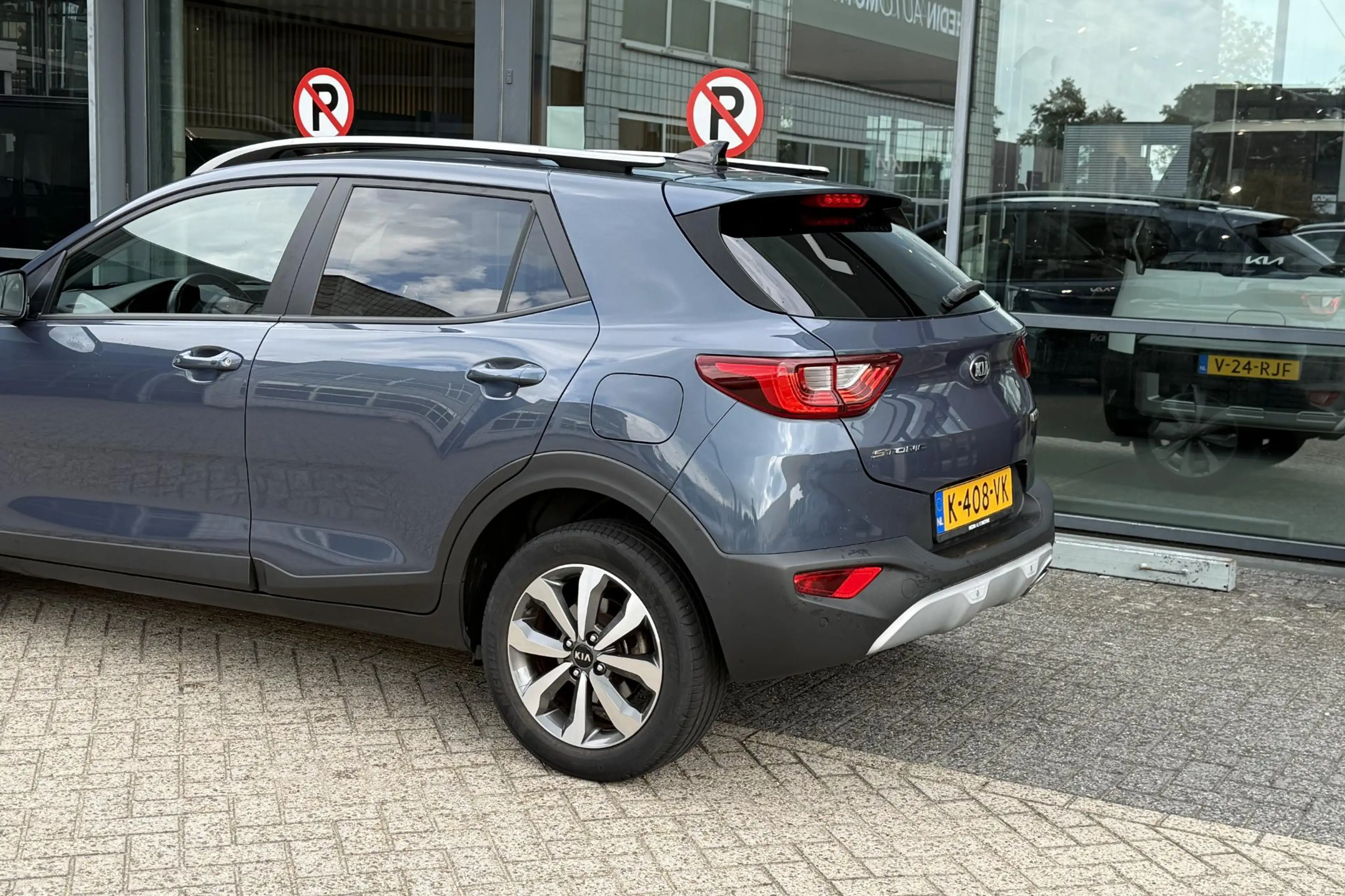 Kia Stonic 1.0 T-GDi MHEV DynamicPlusLine | Climate control | — photo 6