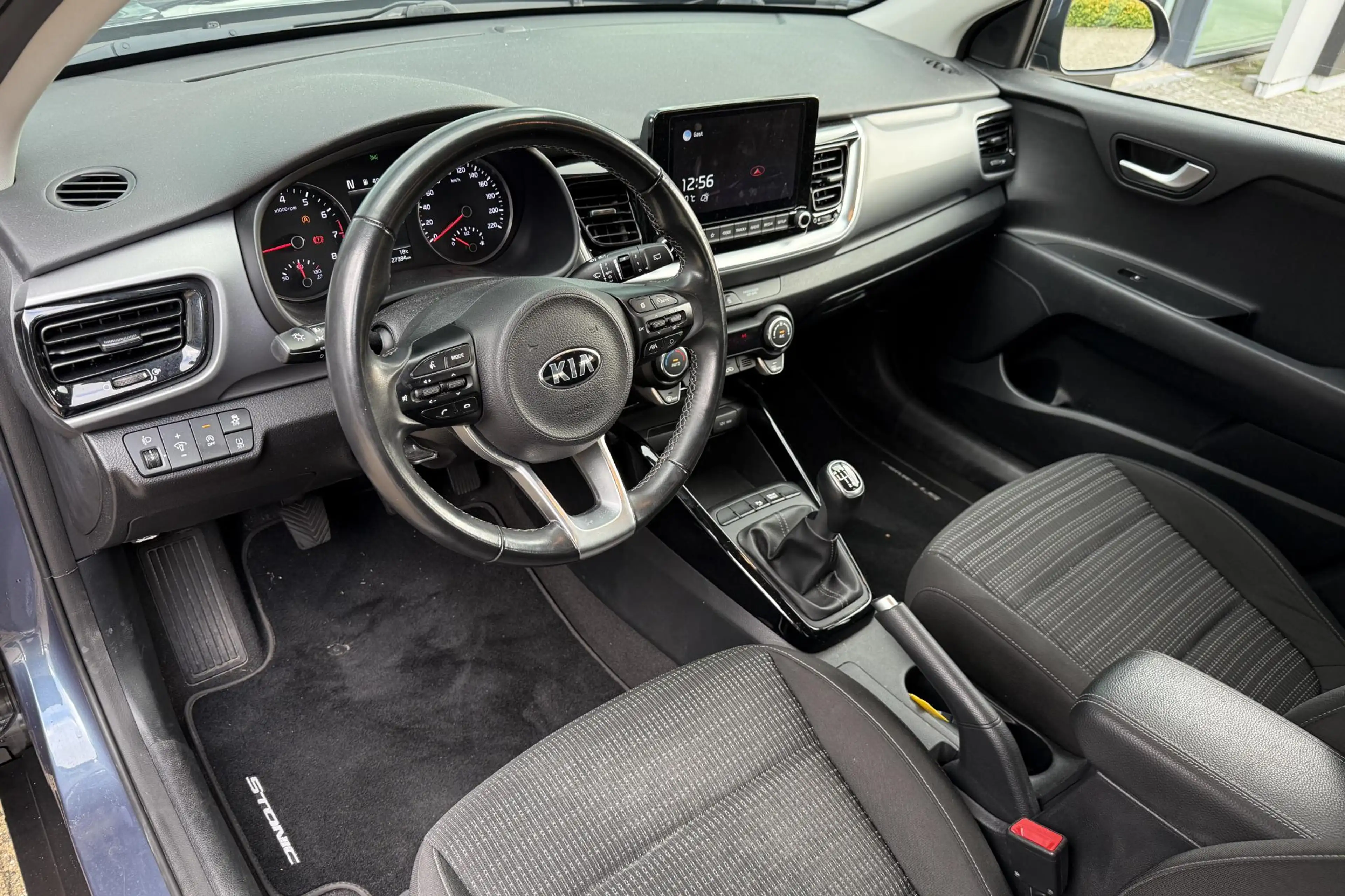 Kia Stonic 1.0 T-GDi MHEV DynamicPlusLine | Climate control | — photo 3