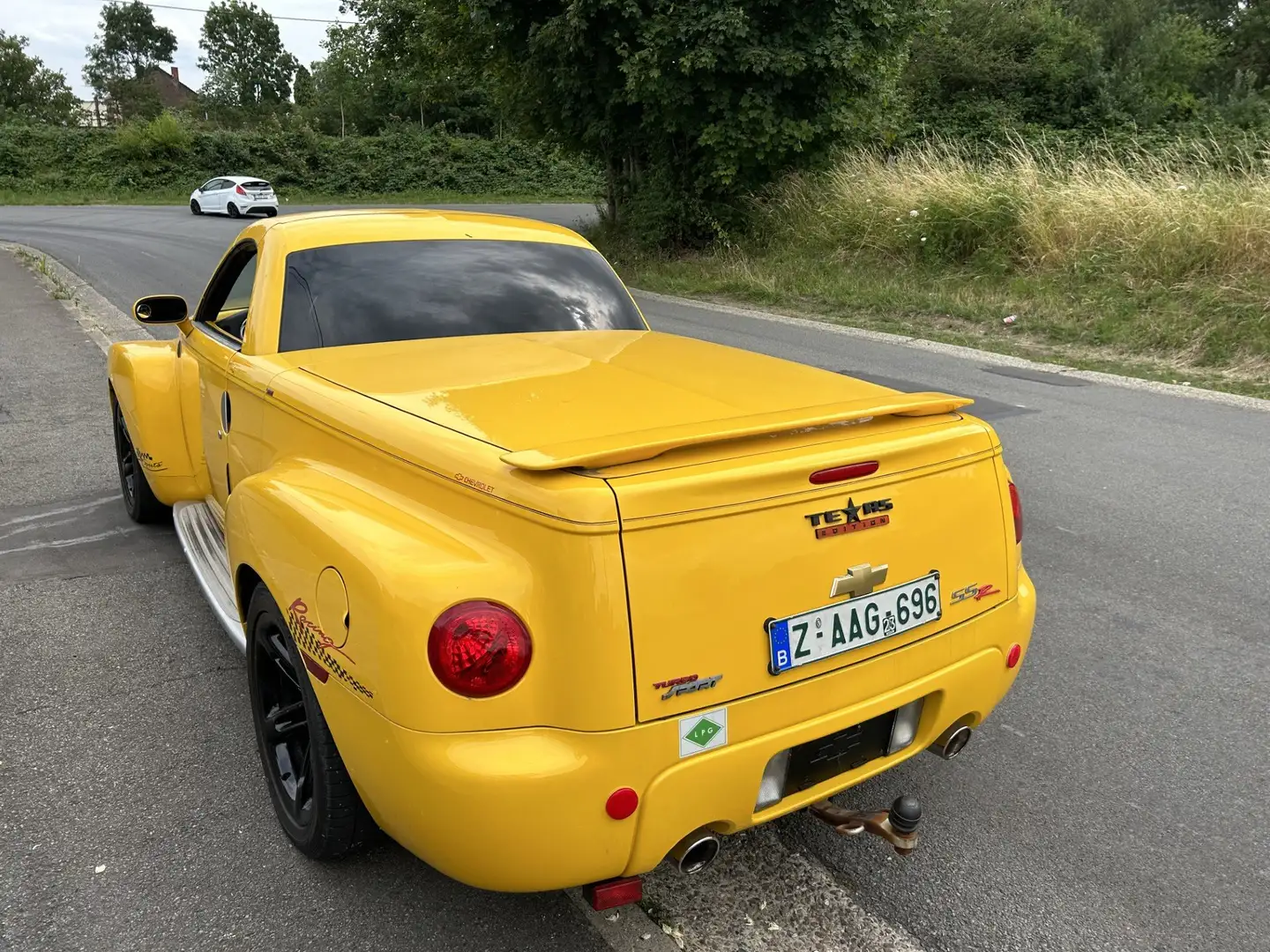 Chevrolet SSR Yellow - 2