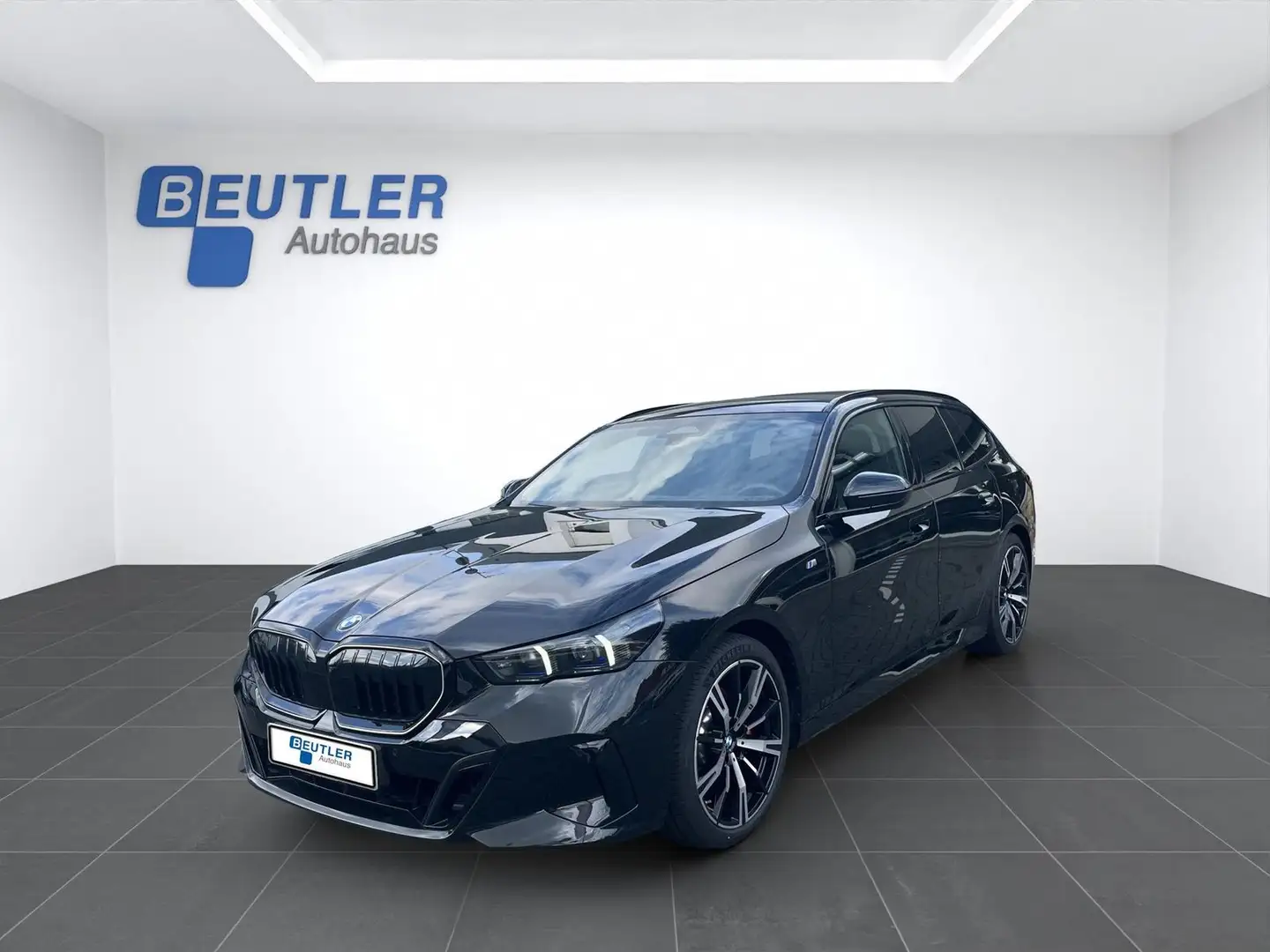 BMW 520 d Touring xDrive M Sport Pro 20" HUD P... Noir - 1