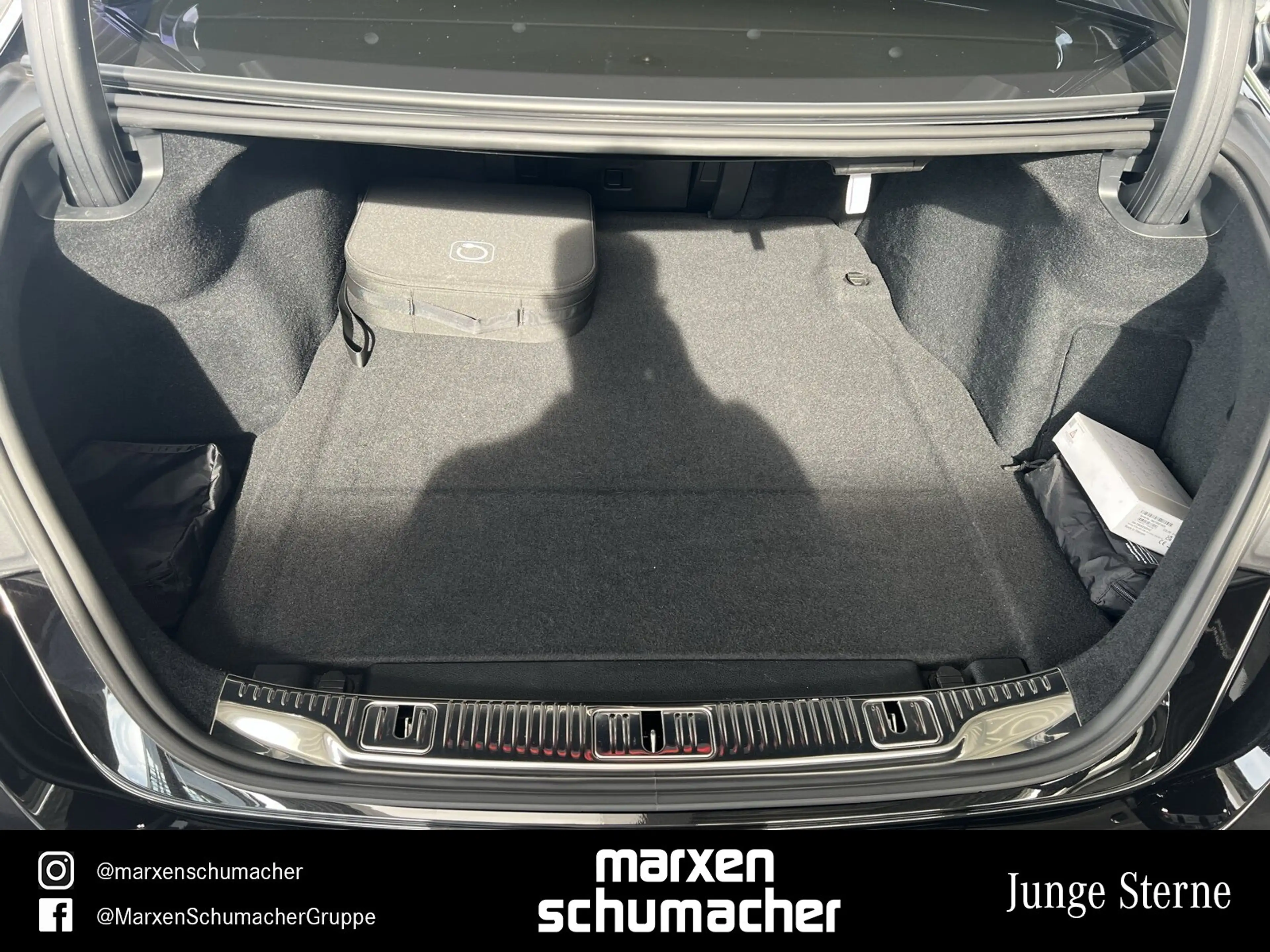 Mercedes-Benz S 580 Maybach S 580 e Night Series First-Class+Massage — photo 15