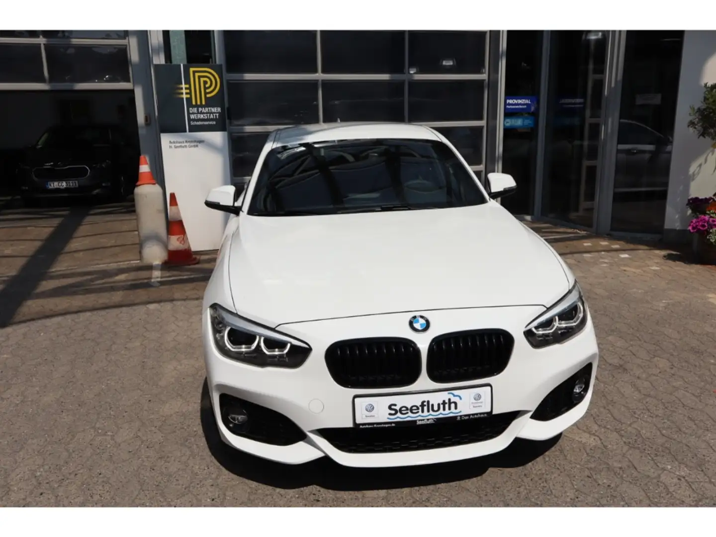 BMW 120 Edition M Sport Shadow Leder Automatik Sitzhzg. Na Weiß - 2