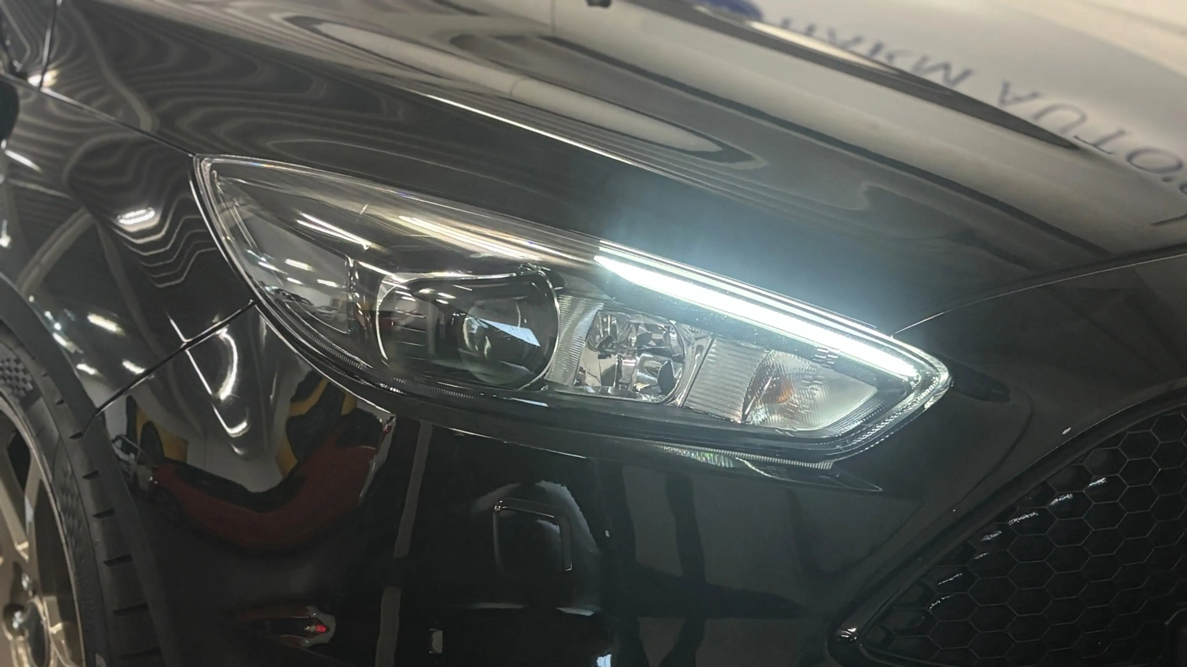 Ford Focus Wagon 2.0 ST 250PK Navi / Xenon / CAM / Cruise / P — photo 11