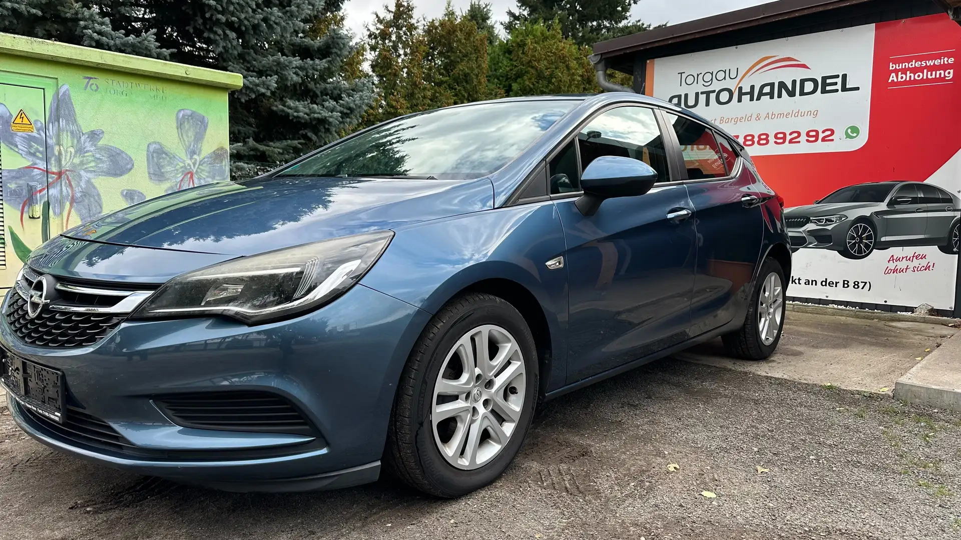 Opel Astra Edition Start/Stop/TÜV-02-27/1-Hand/8 x Bereift Blau - 1