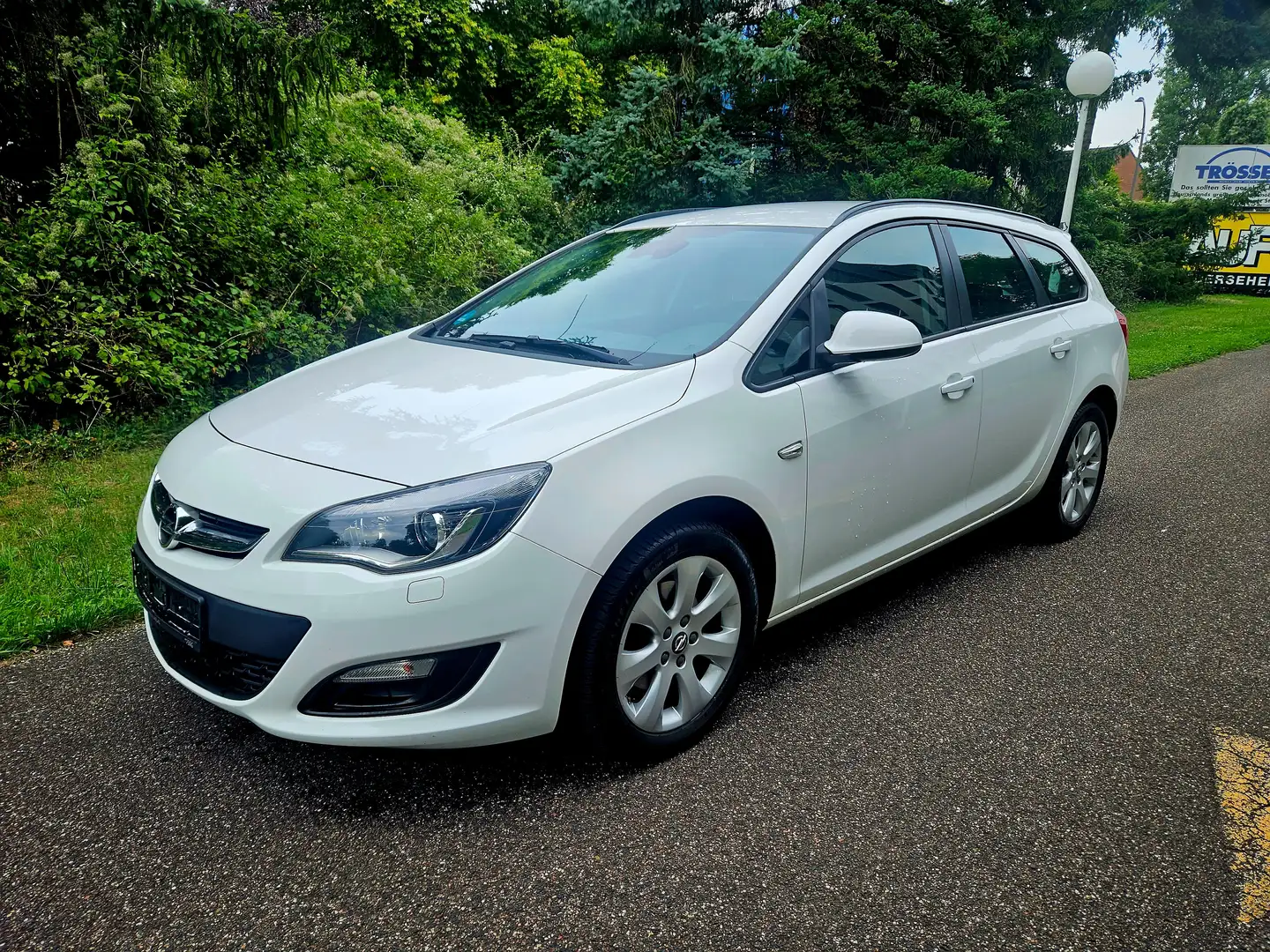 Opel Astra Navi Klima Tempomat Xenon Tüv 11.26 Scheckheft Weiß - 1
