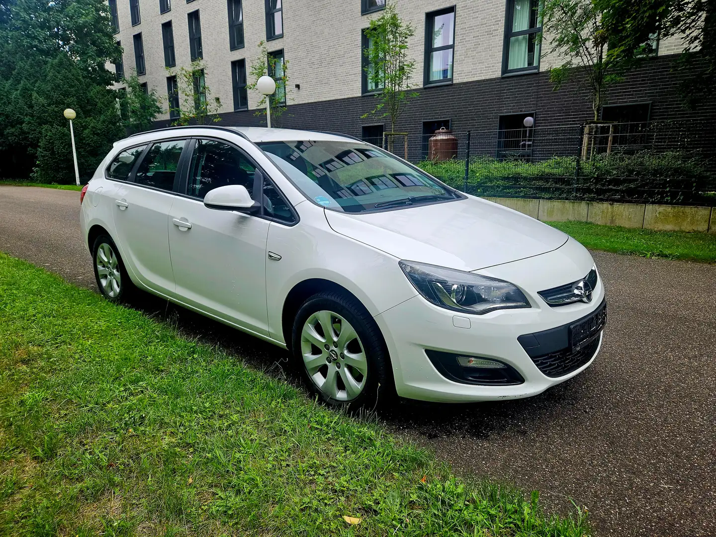 Opel Astra Navi Klima Tempomat Xenon Tüv 11.26 Scheckheft Weiß - 2