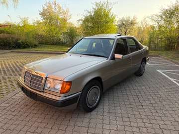 250 D w124, wenig Km! Oldtimer