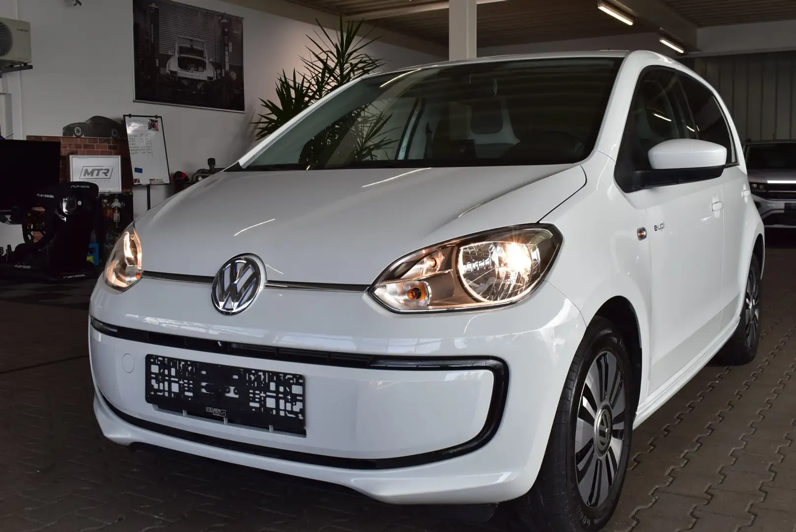 Volkswagen up! e-up! Navi Climatronic Sitzheizung CCS Schnelllade Weiß - 1