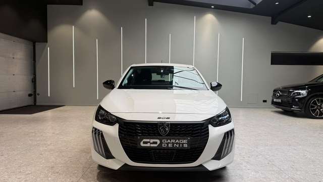 Peugeot 208 — photo 2