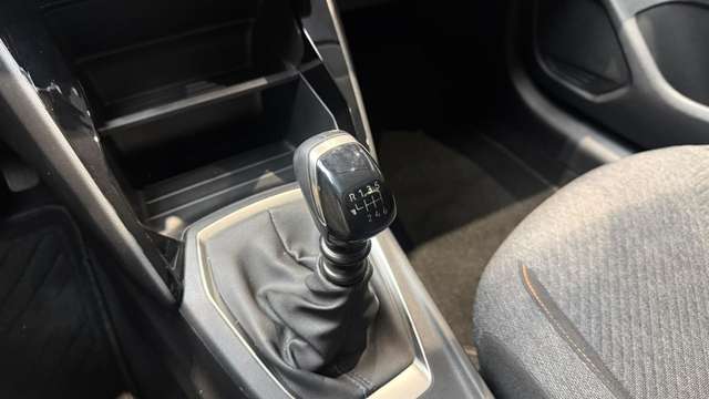 Peugeot 208 — photo 15
