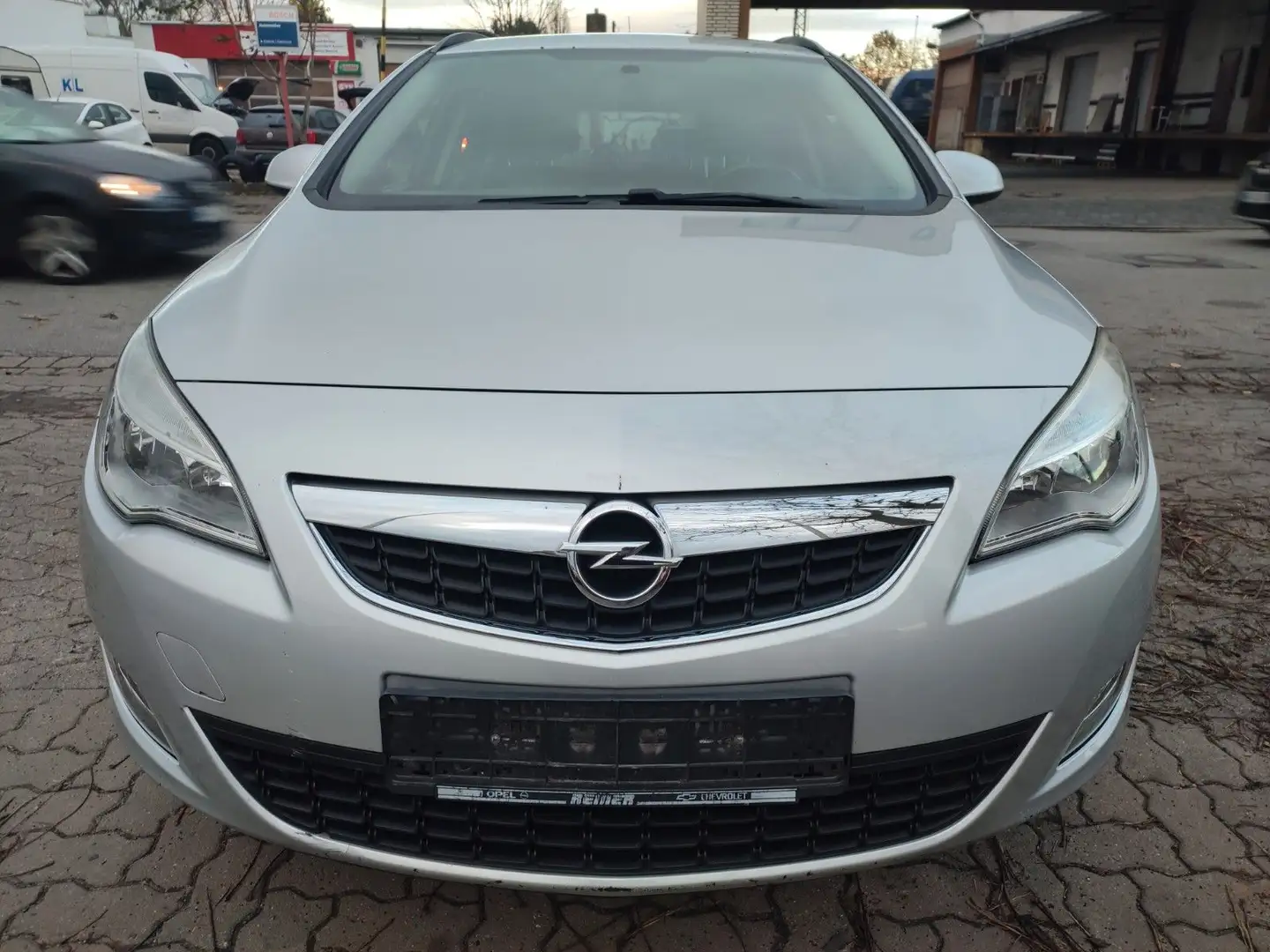 Opel Astra 1,4 ,J Sports Tourer 150 Jahre, anhängerku Silber - 1