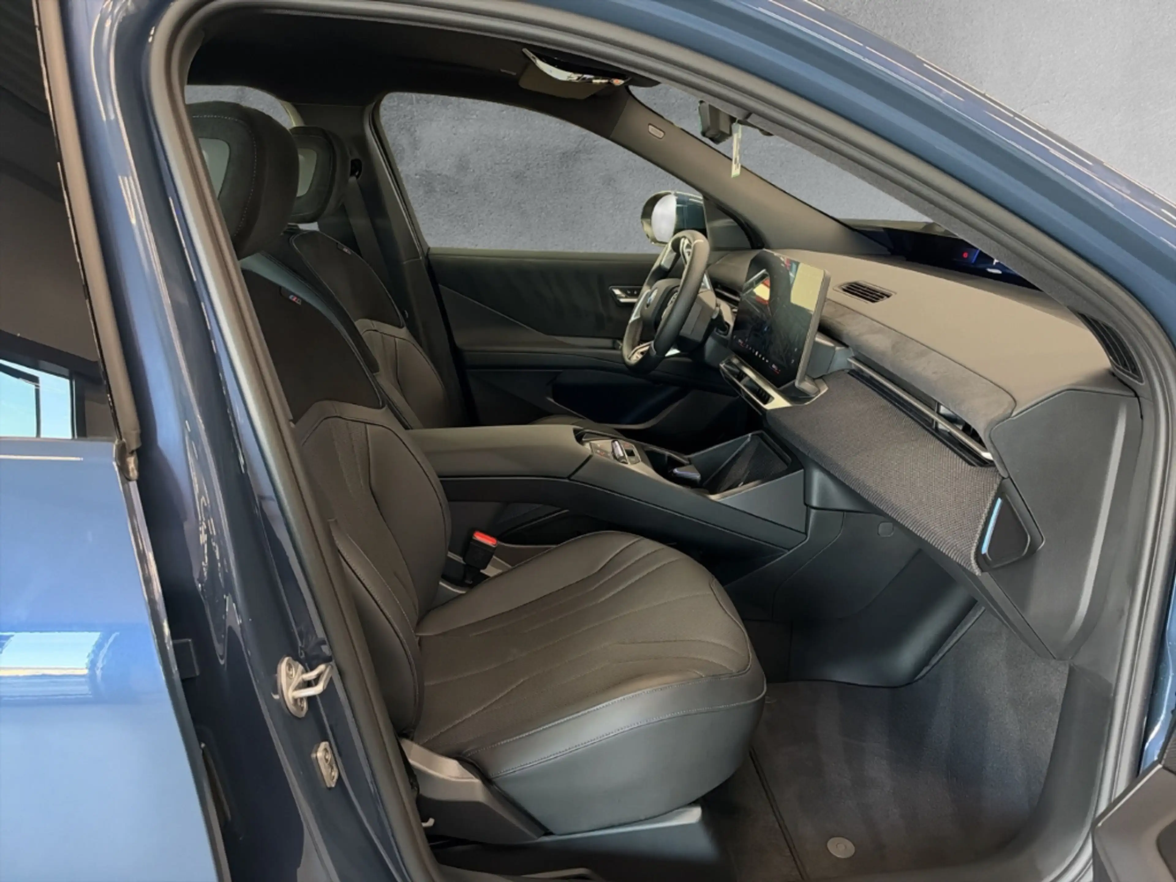 BMW iX3 xDrive 50 Park-Assistent — photo 11