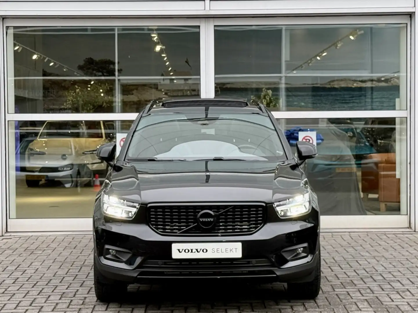 Volvo XC40 T5 262PK Recharge R-Design| Adap.Cruise| Panodak| Zwart - 2