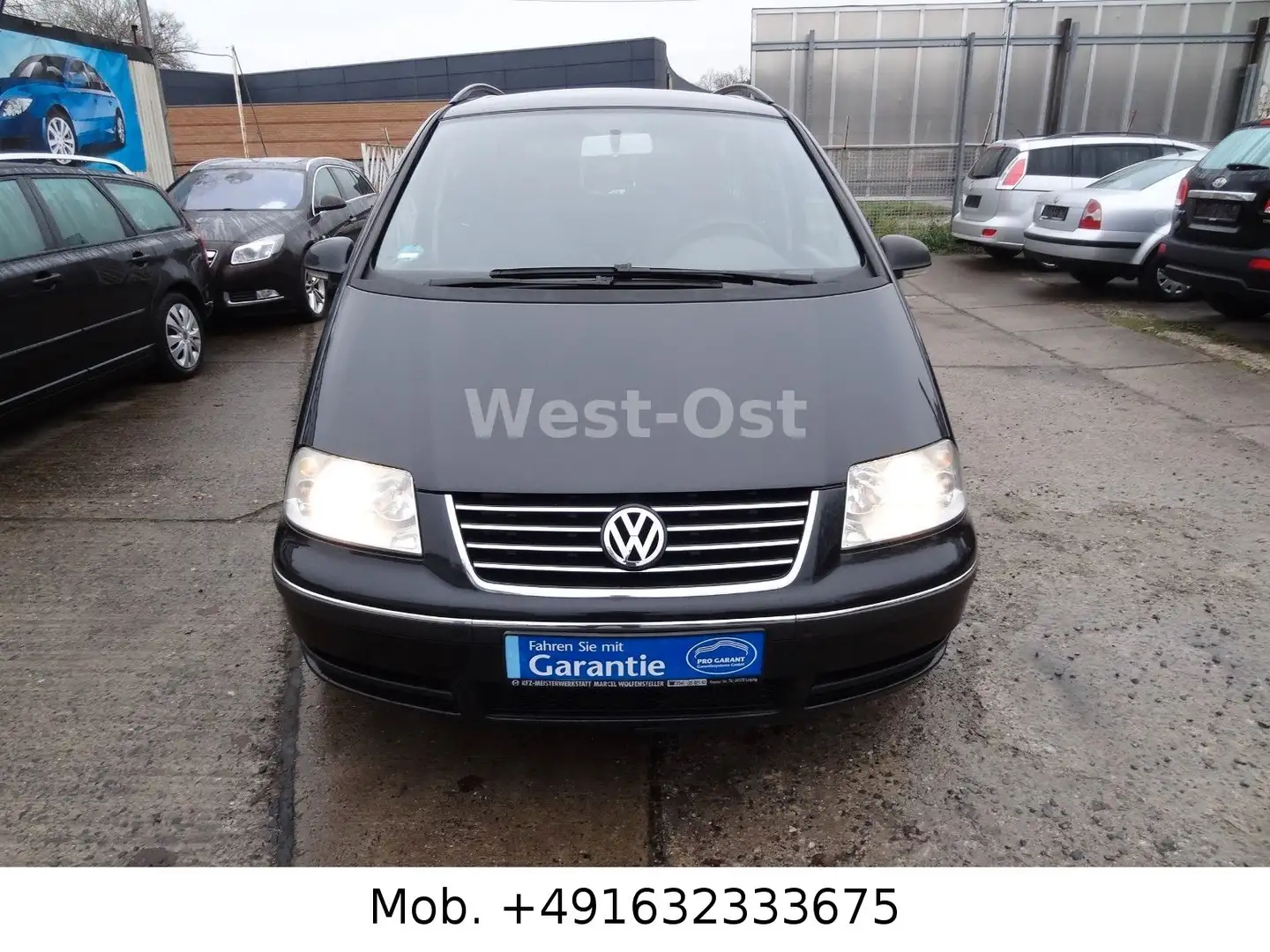 Volkswagen Sharan 1.9 TDI Highline Automat Klima Navi PDC Zwart - 2
