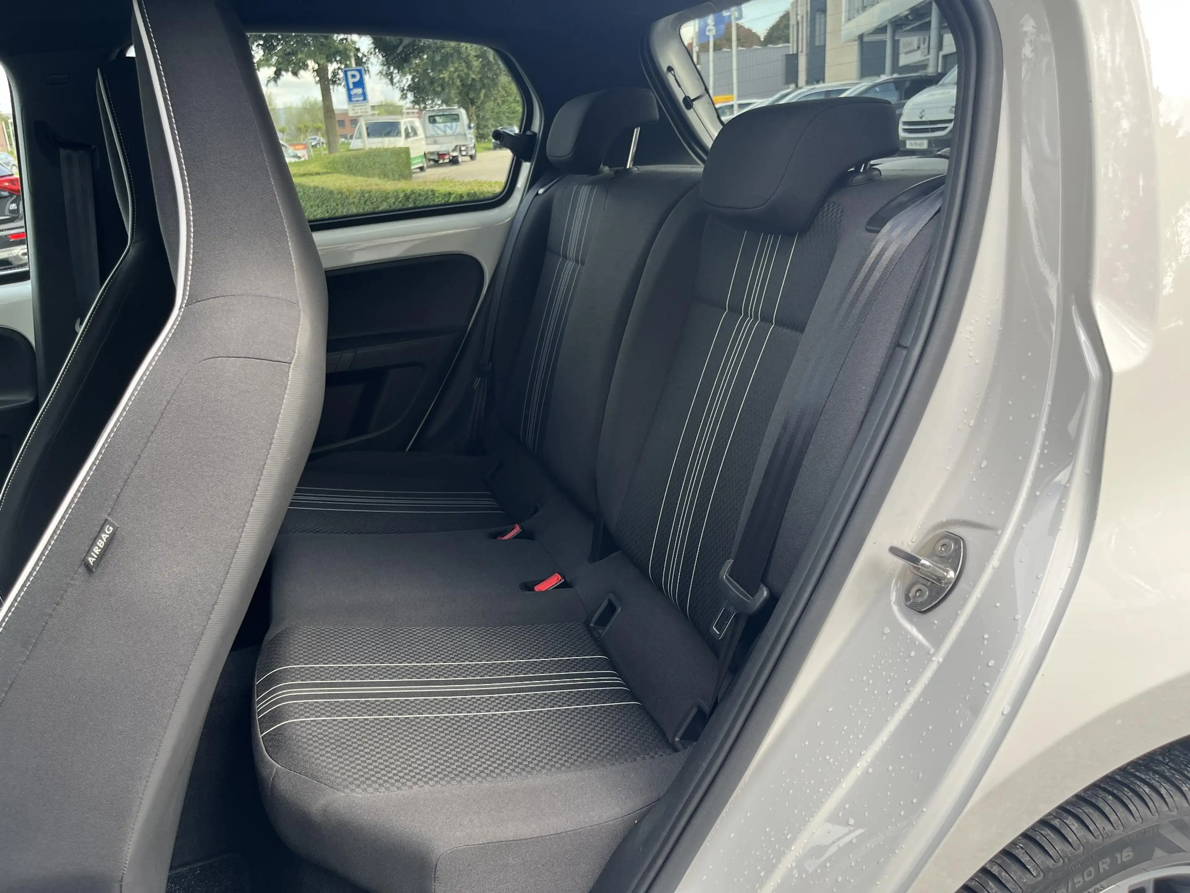 SEAT Mii Electric electric Plus (LM,Pdc,Clima,Cruise) — photo 8