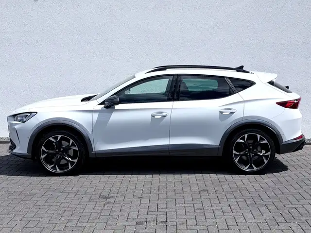 Cupra Formentor view 8