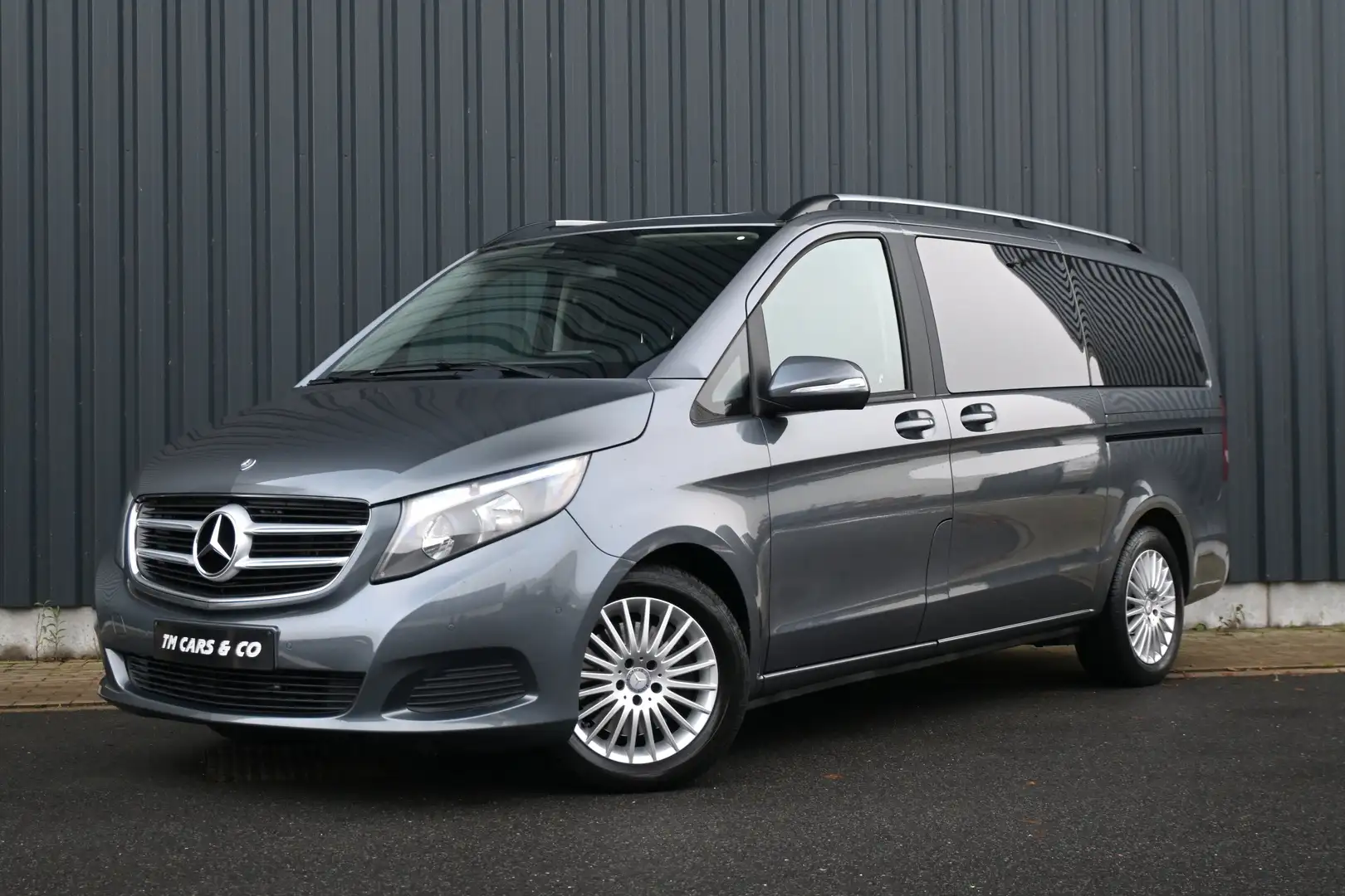 Mercedes-Benz V 220 V 220 (BlueTEC) d lang 7G-TRONIC Edition Grijs - 2
