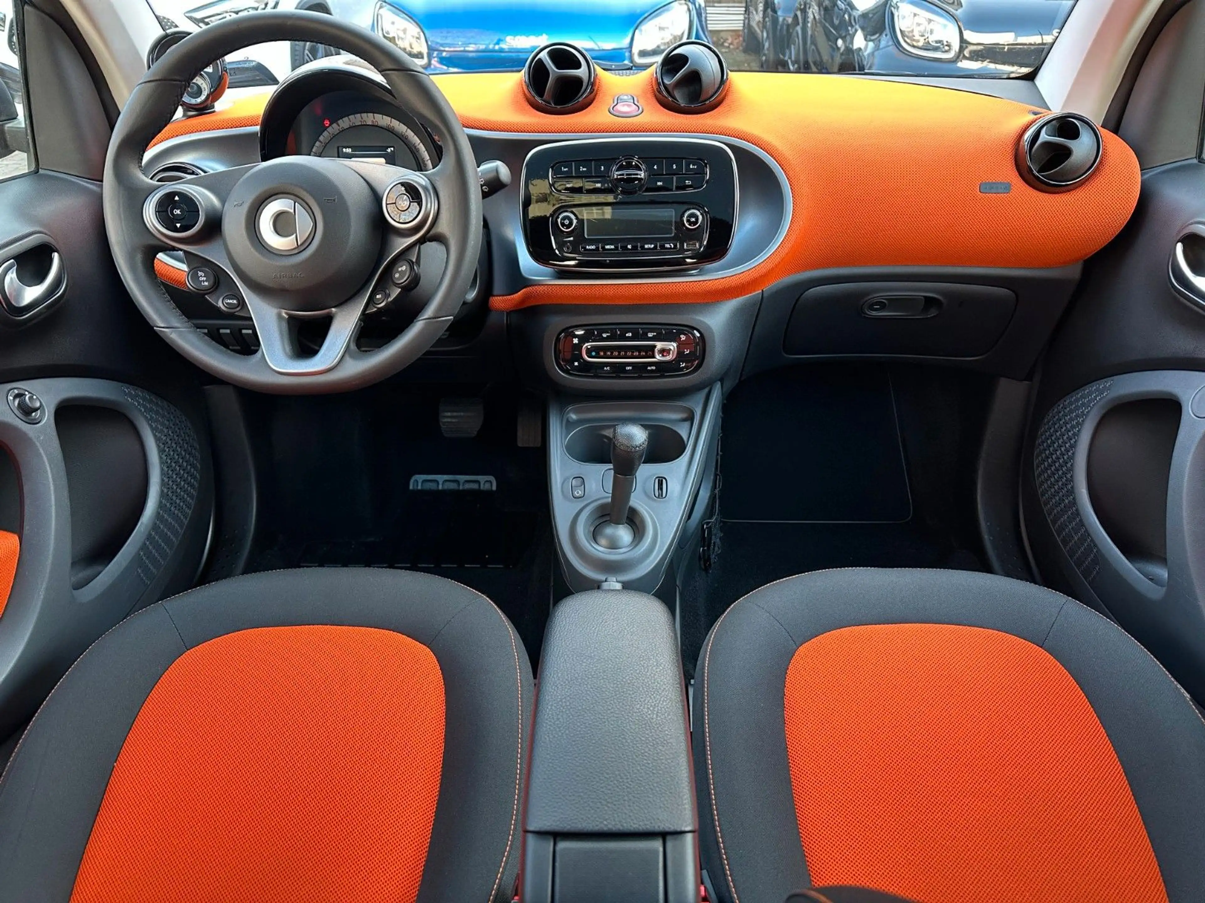 smart forTwo fortwo TWIN passion*LED*KLIMA*PANO*AUDIO*SHZ* — photo 2