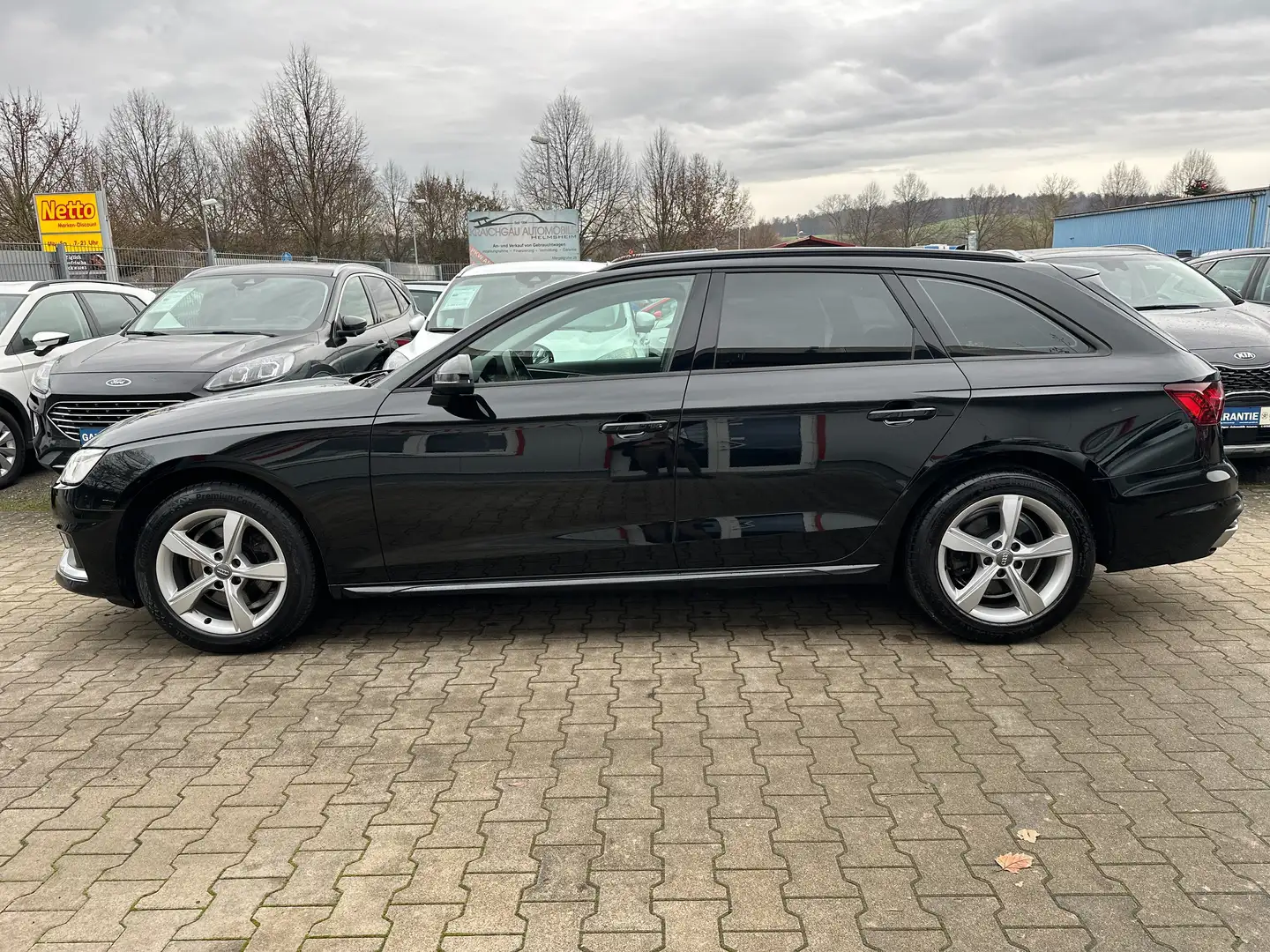 Audi A4 30 TDI*TüV Neu*AHK*LED*Klima*Navi*Sitzhzg*SR+WR Schwarz - 2