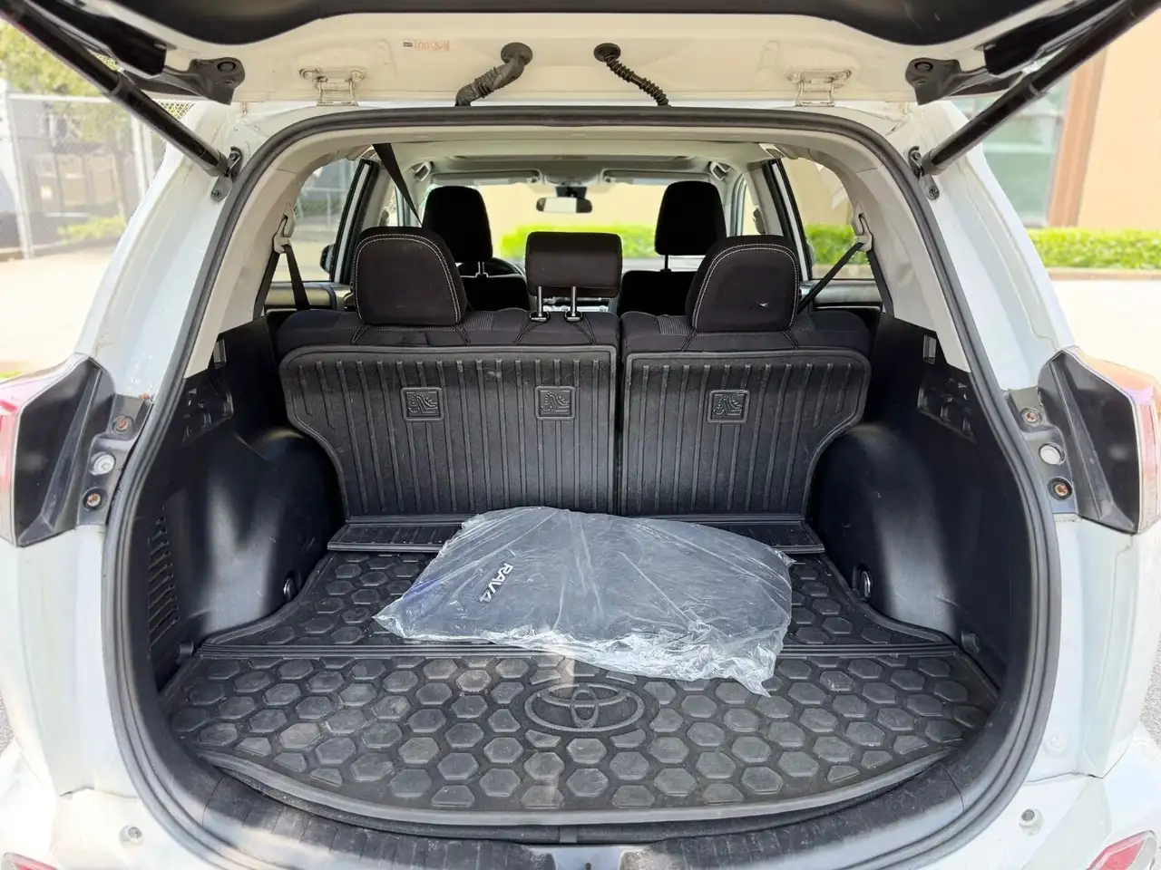 Toyota RAV 4 снимка Toyota RAV 4