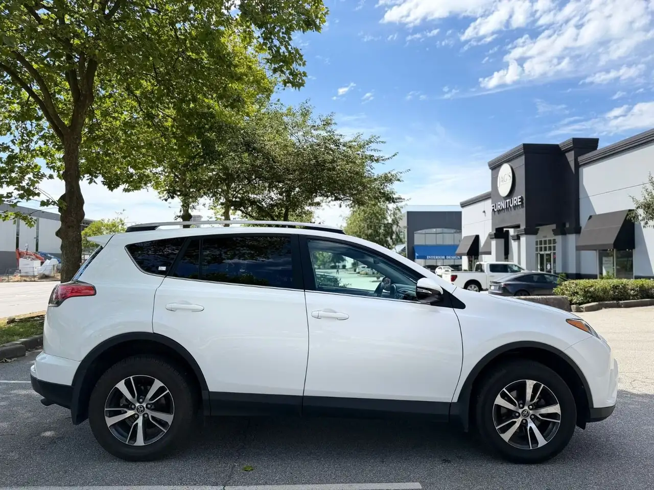 Toyota RAV 4 снимка Toyota RAV 4