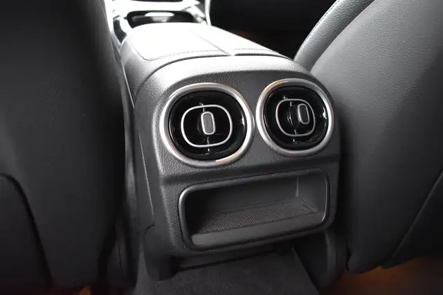 Mercedes-Benz C-Class view 6