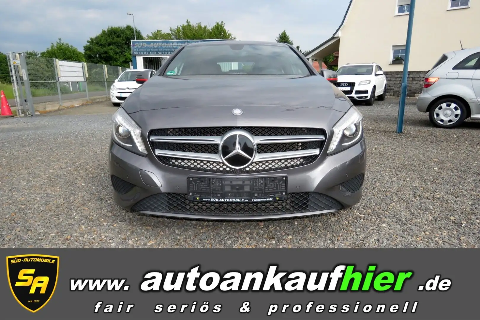 Mercedes-Benz A 180 BlueEfficiency NAVI Klima PDC SHZ Grau - 2