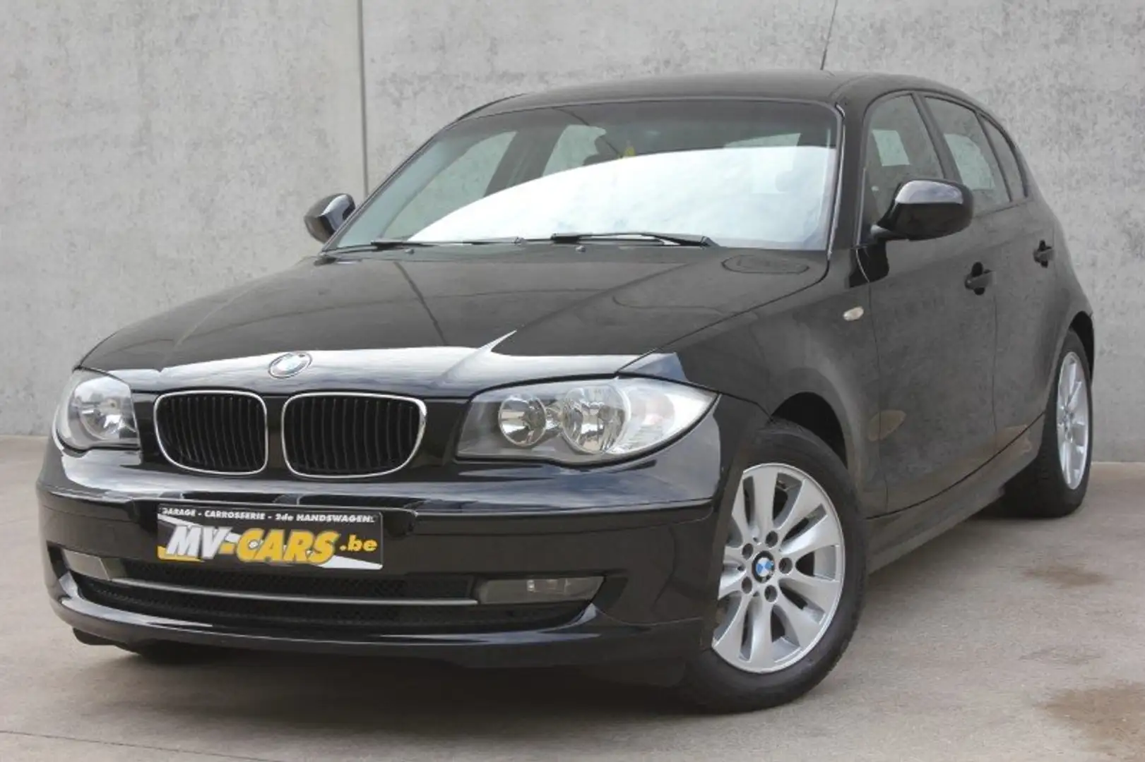 BMW 116 BMW 116i/5-deur/zwart Zwart - 2
