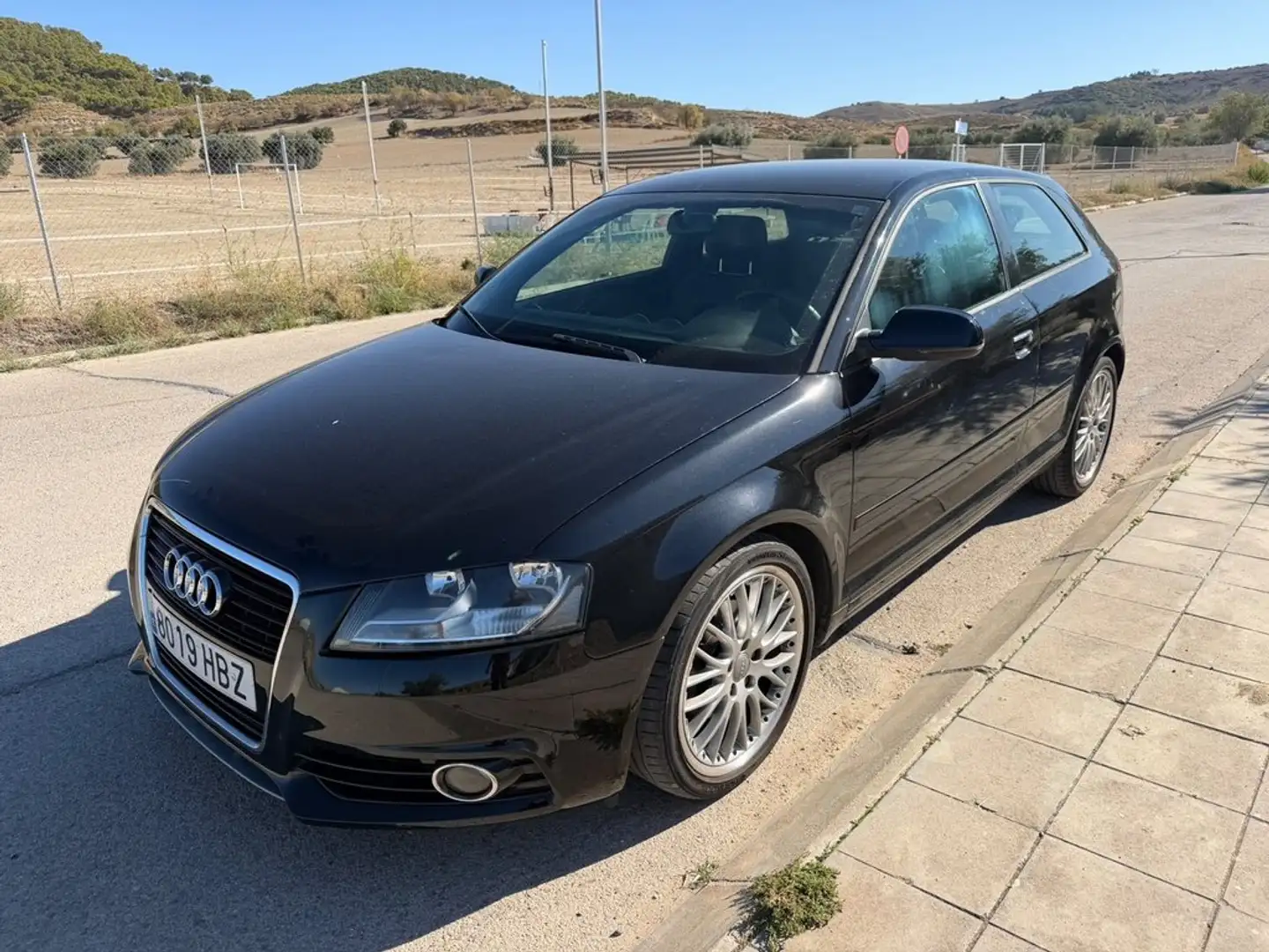 Audi A3 2.0TDI Ambiente Negro - 1