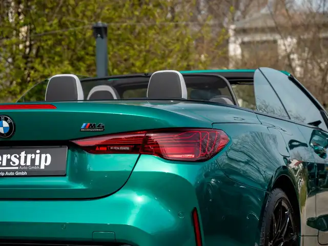BMW M4 view 8