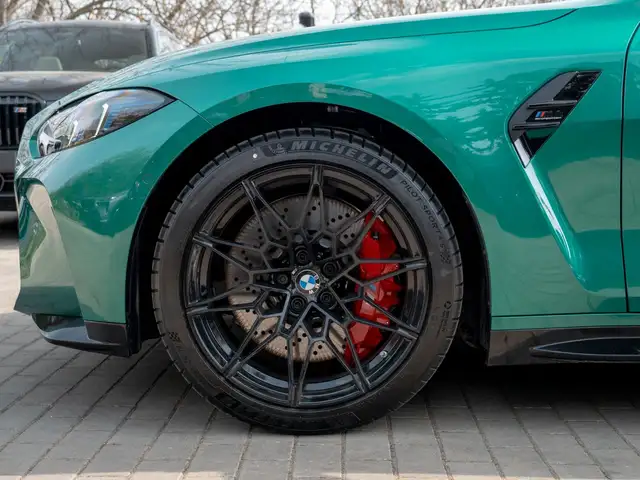 BMW M4 view 12