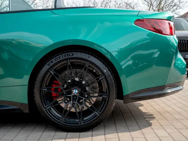 BMW M4 view 13