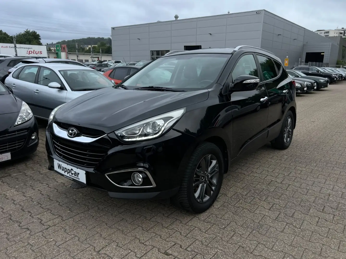 Hyundai iX35 Style AWD NAVI*KAMERA*TEMP*SHZ*AHK*PDC* Schwarz - 1