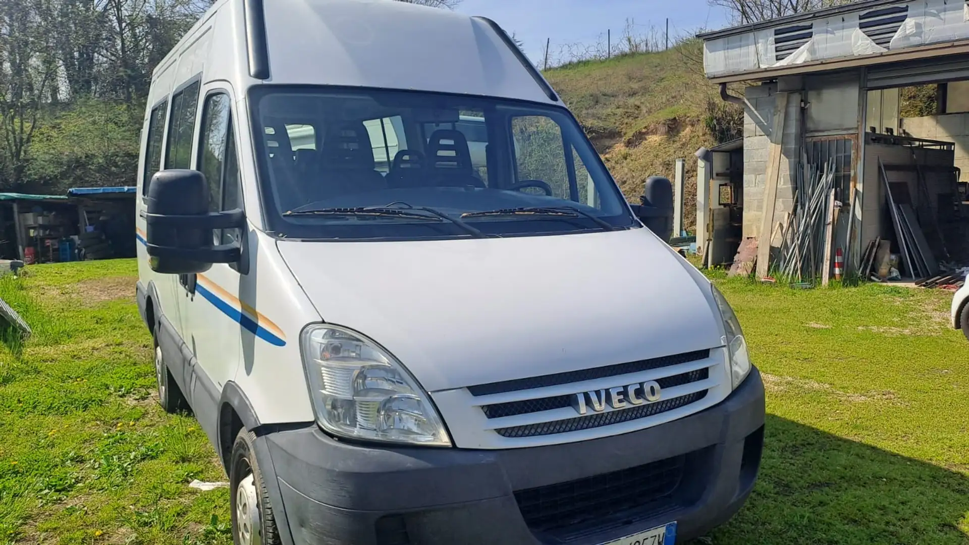 Iveco Daily minivan 9 posti - 1