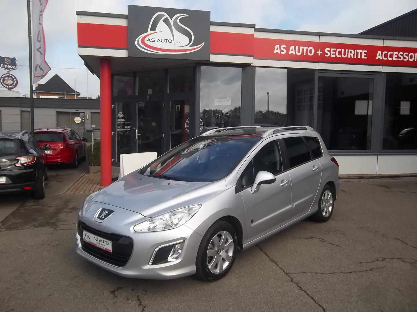 Peugeot 308 SW 1.6 HDi 92cv Euro 5 Black & Silver Edition Gris - 1