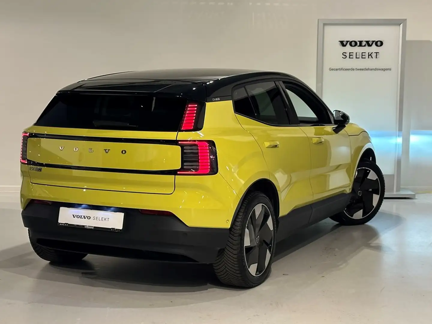 Volvo EX30 Ultra Twin Motor Performance Jaune - 2