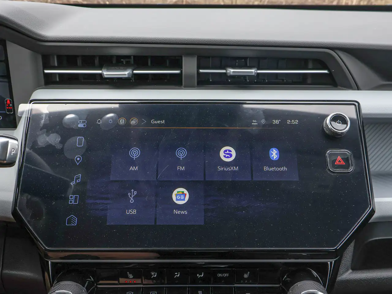 Chevrolet Bolt photo Chevrolet Bolt
