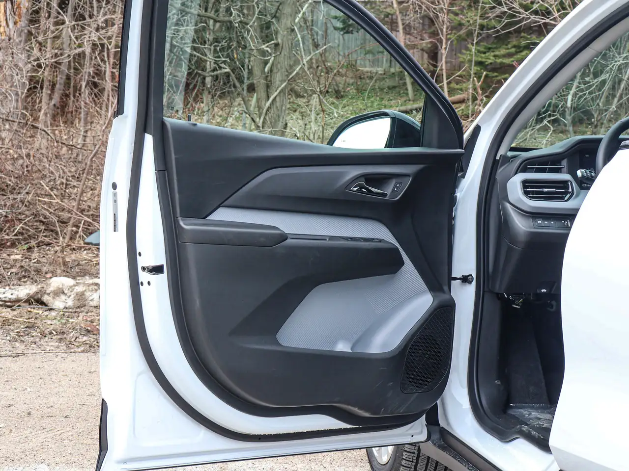 Chevrolet Bolt photo Chevrolet Bolt