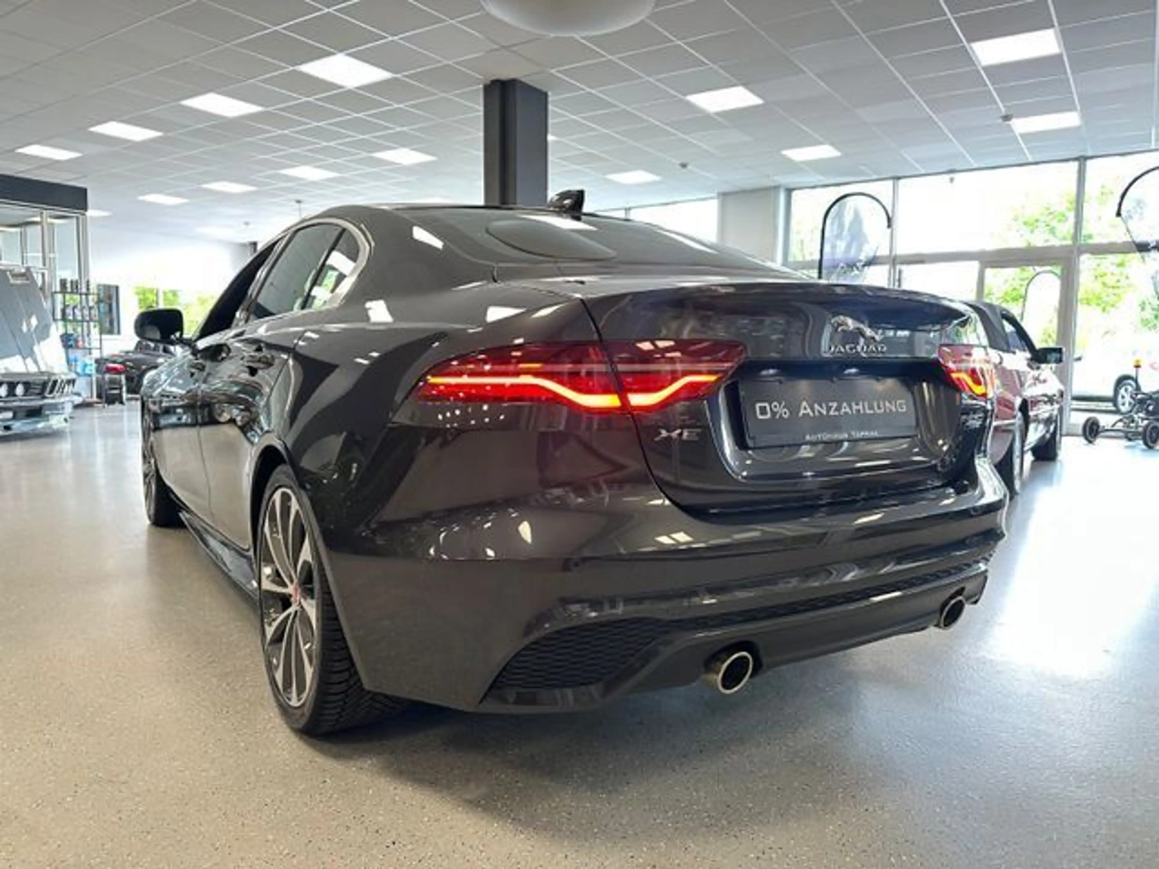 Jaguar XE R-Dynamic HSE|360°|Meridian|18-Wege|DAB+|19" — photo 13