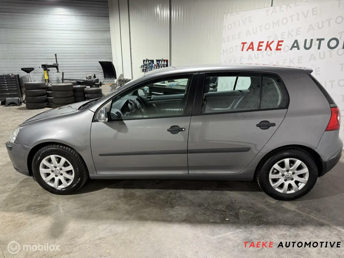 Volkswagen Golf 1.6 FSI Comfortline Clima/Cruise/Nap Grey - 2