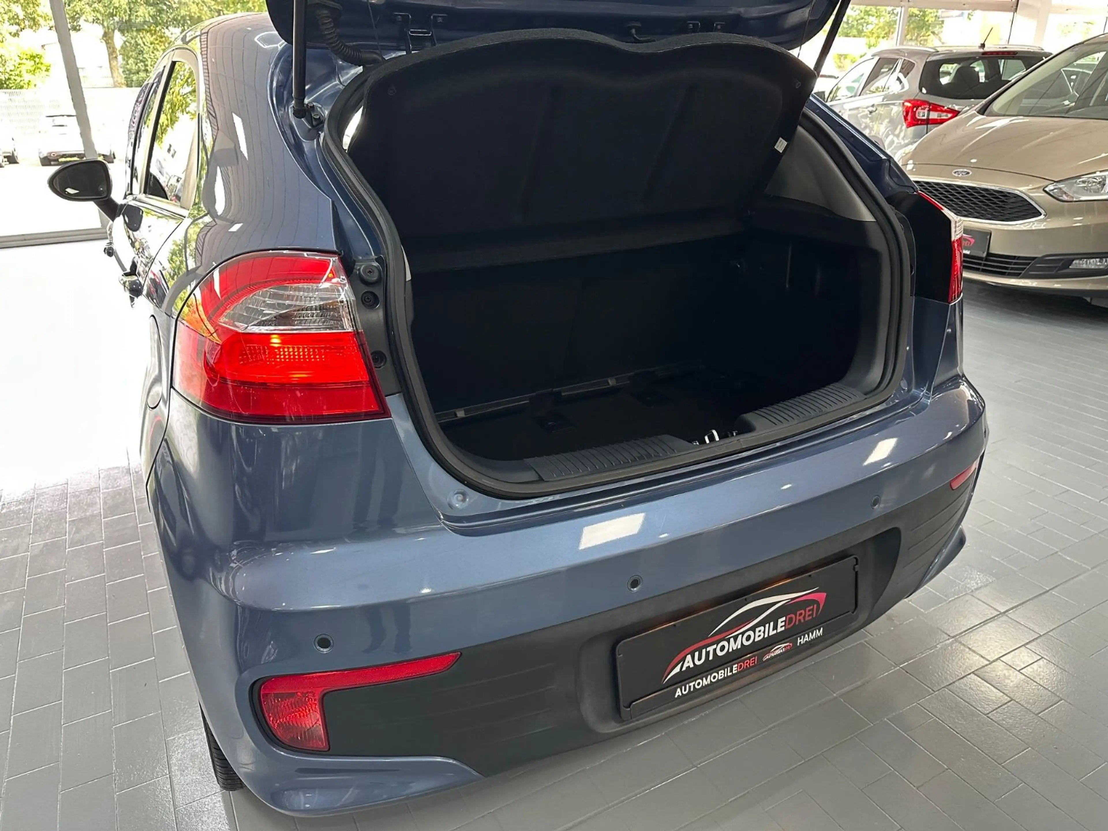 Kia Rio Dream Team 1.4/ Kamera/ 1. Hand — photo 11