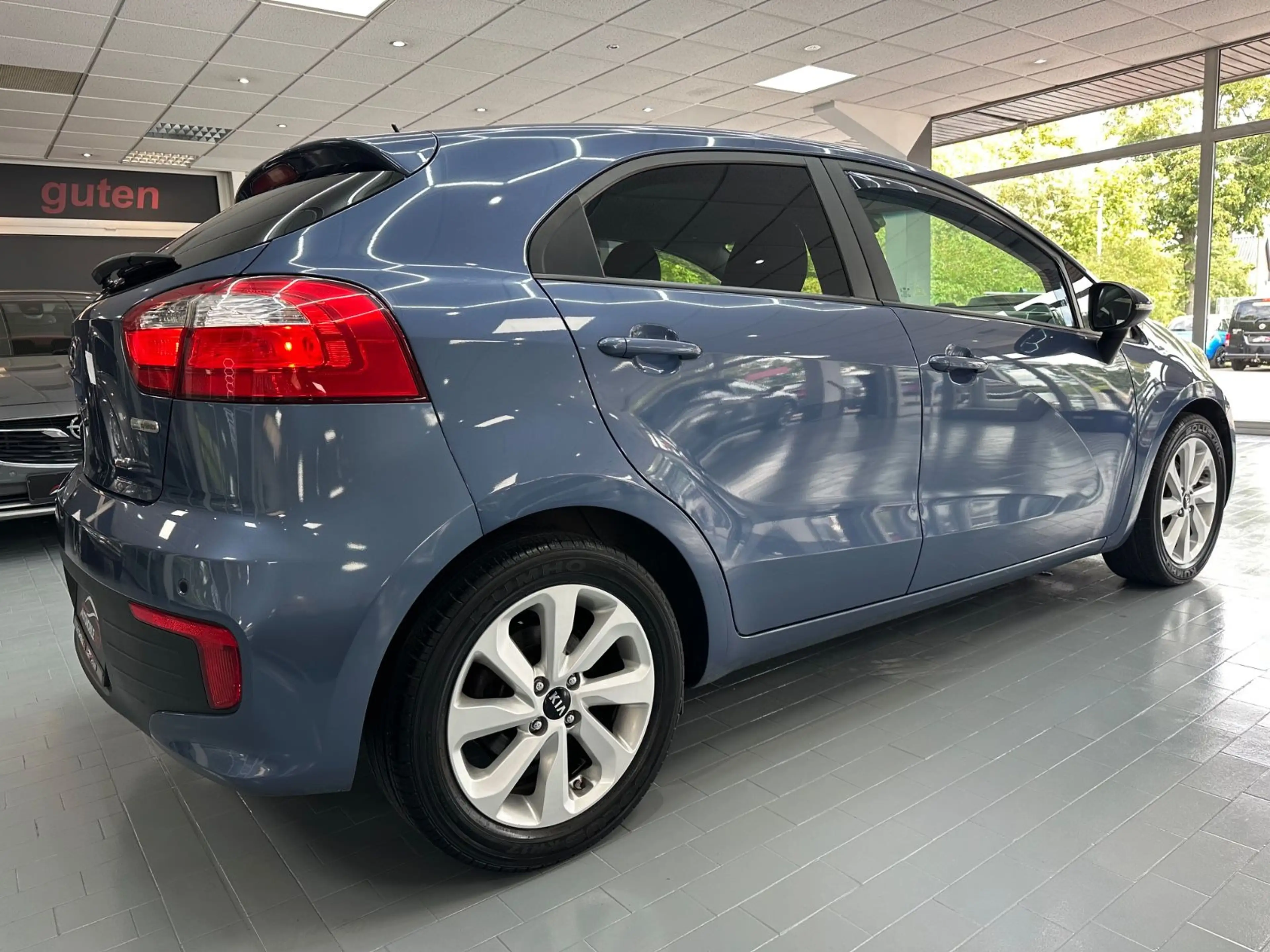 Kia Rio Dream Team 1.4/ Kamera/ 1. Hand — photo 3