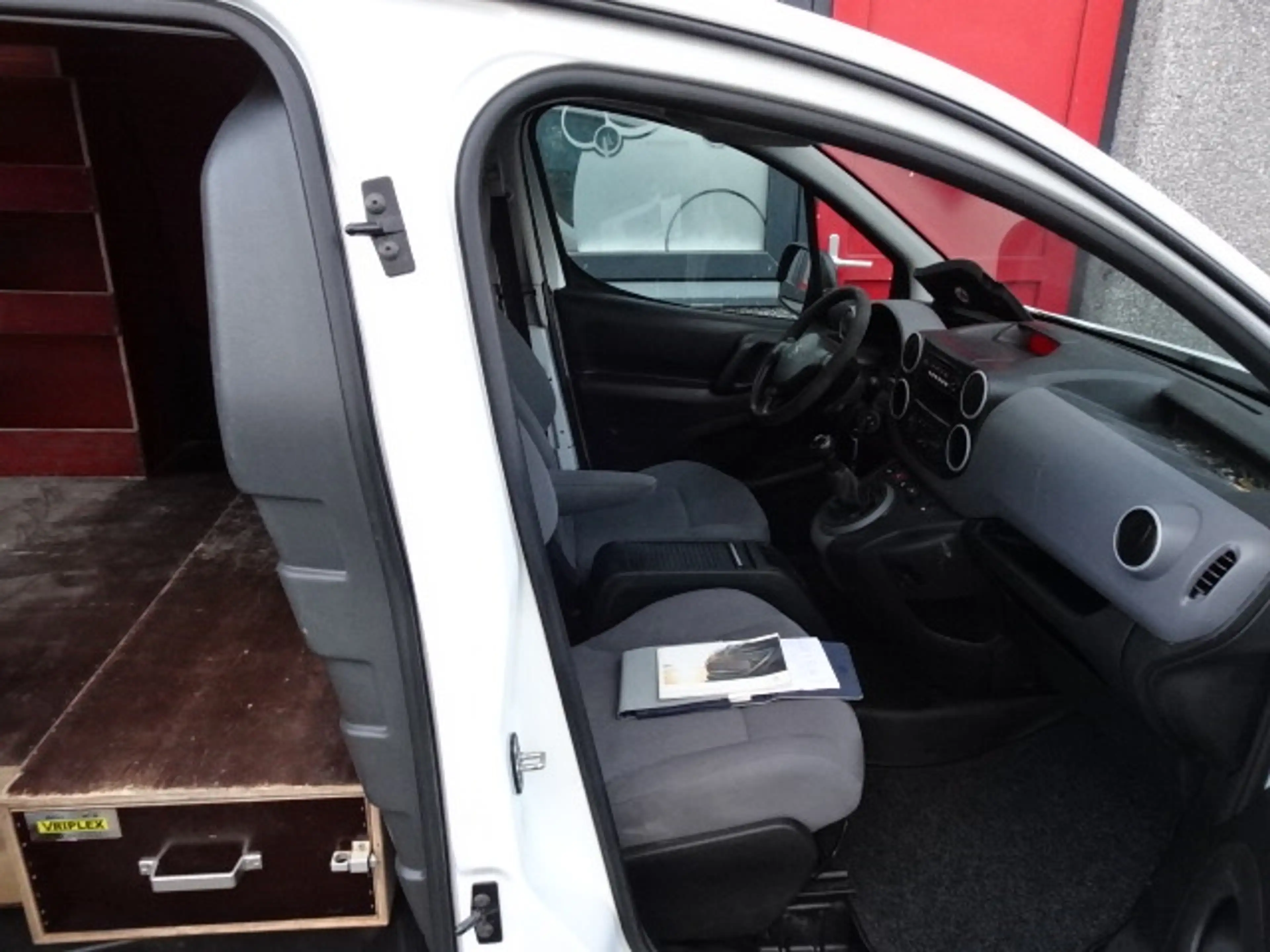 Peugeot Partner 122 1.6 e-HDI L2 XR airco inrichting imperiaal — photo 17
