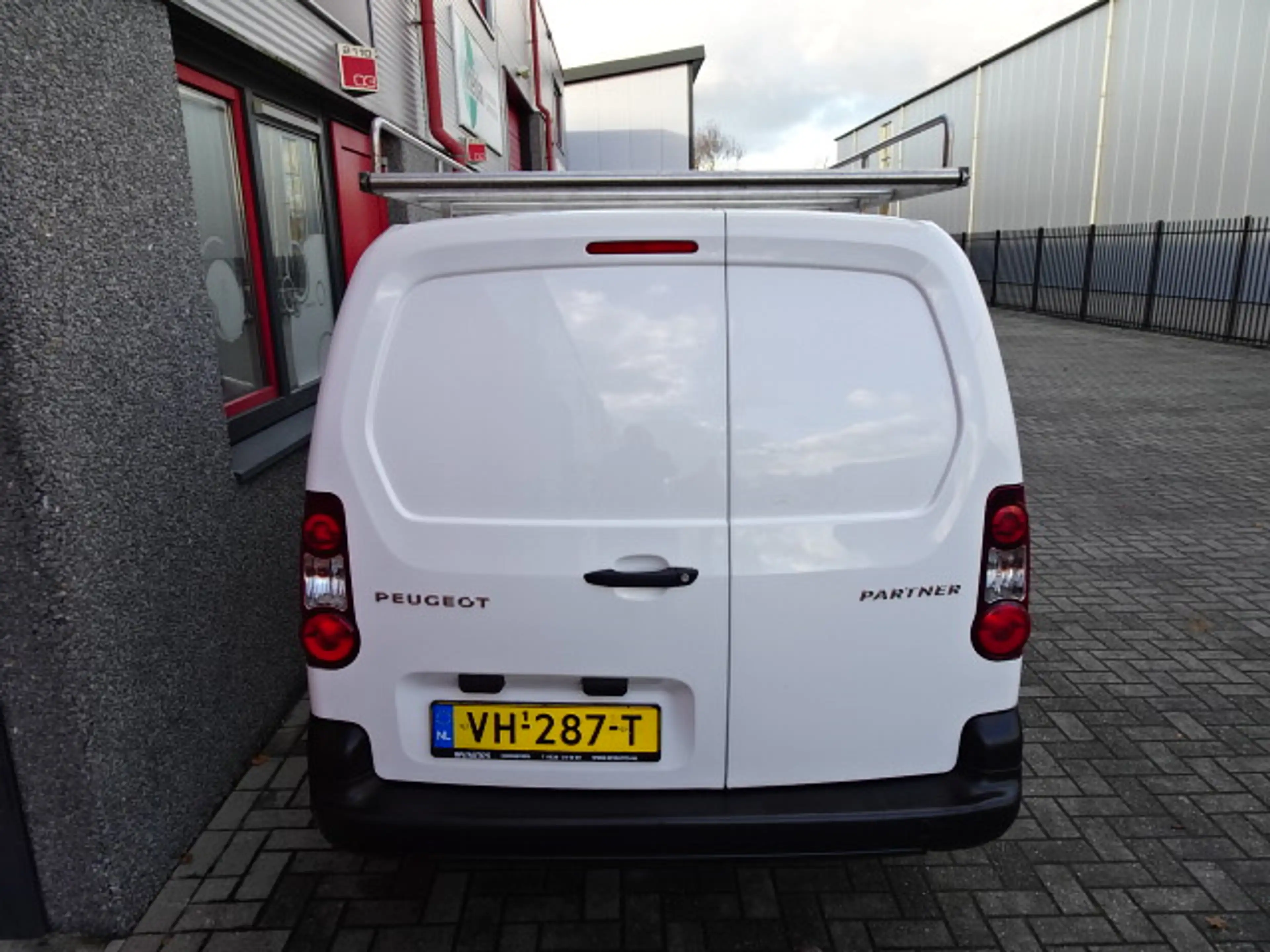 Peugeot Partner 122 1.6 e-HDI L2 XR airco inrichting imperiaal — photo 12