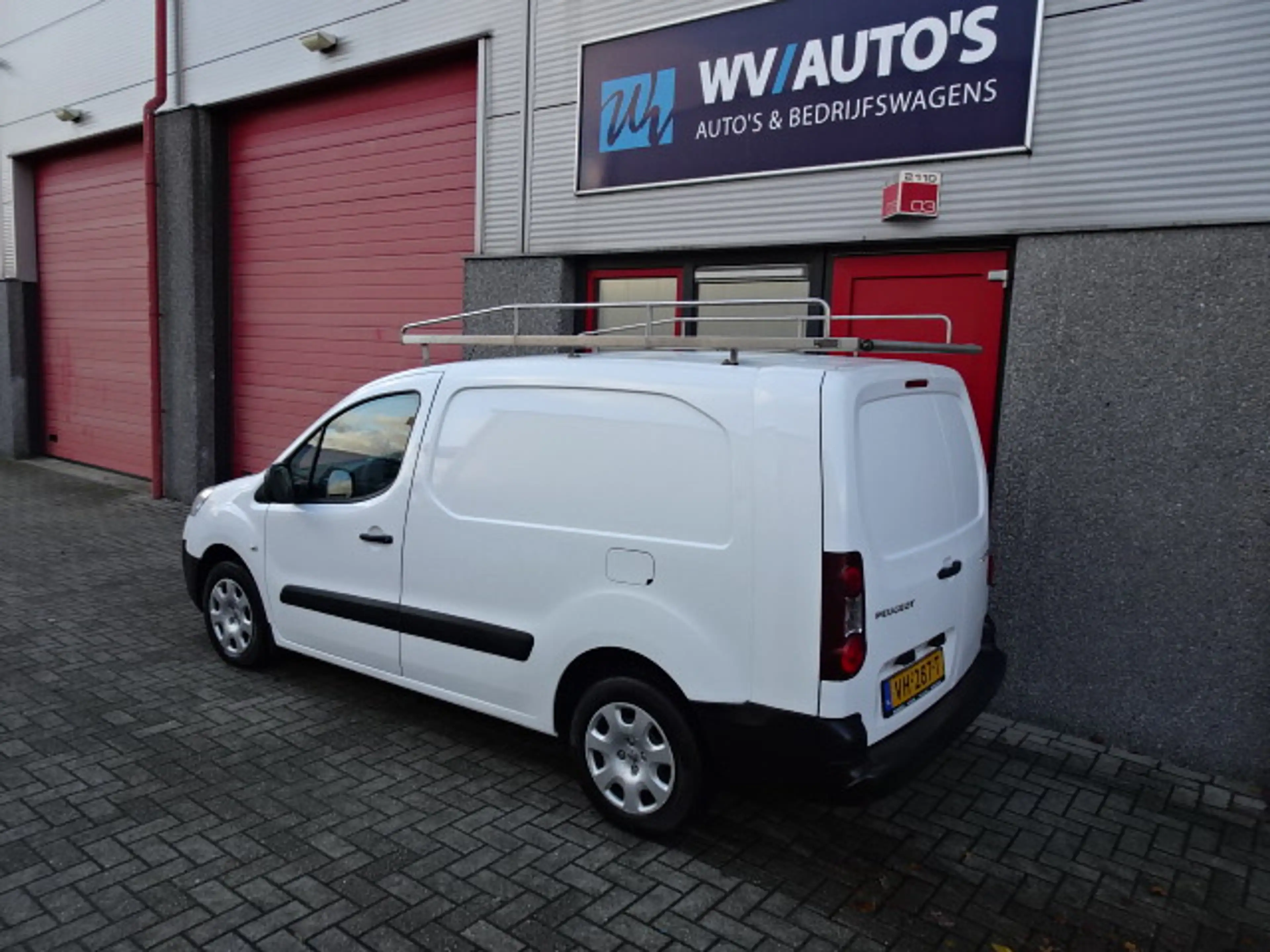 Peugeot Partner 122 1.6 e-HDI L2 XR airco inrichting imperiaal — photo 4
