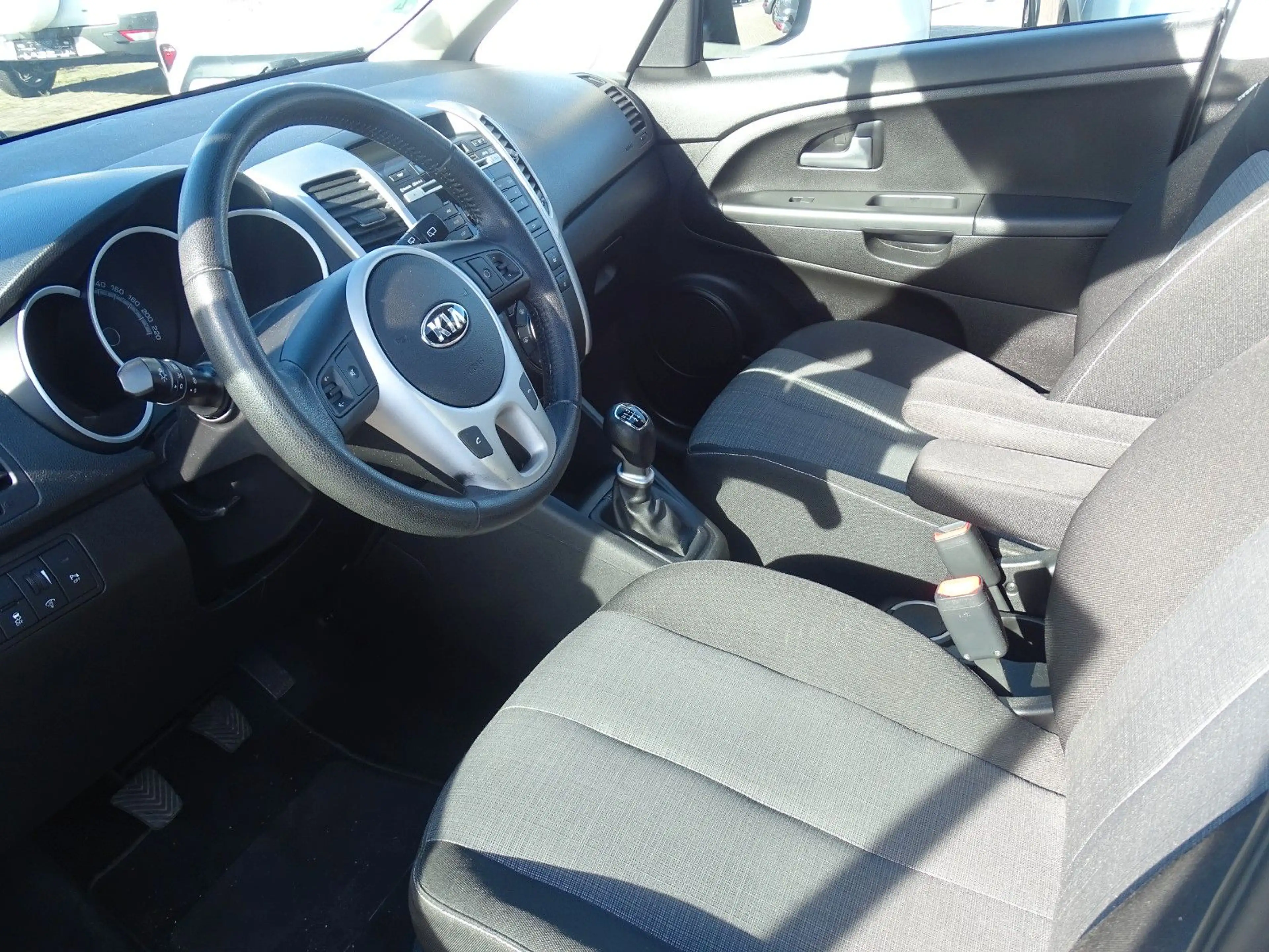 Kia Venga 1.4 GDi Spirit Panor.dach — photo 8