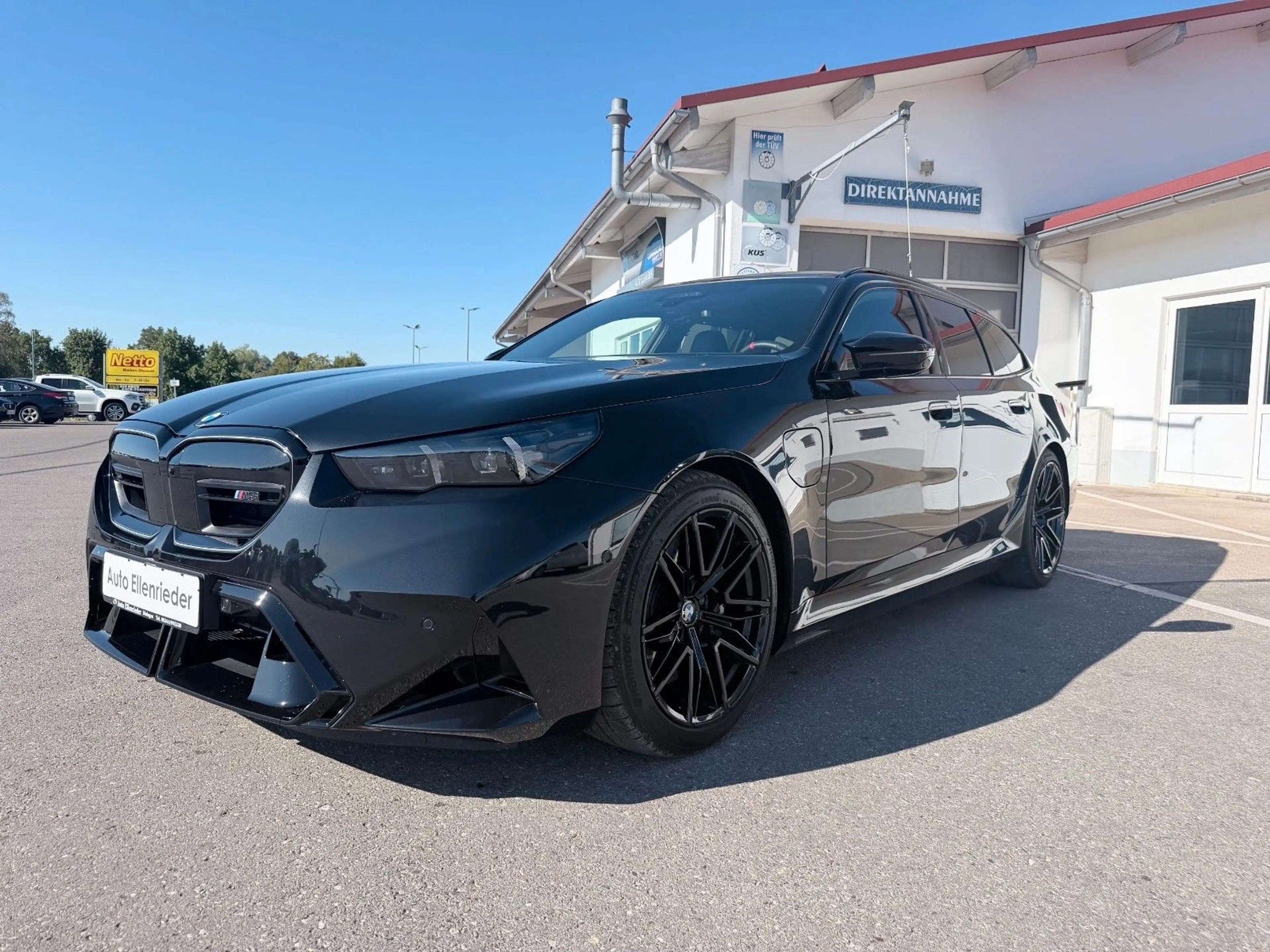 BMW M5 Touring AHK Sitzlüftung B&W ACC 360° — photo 2