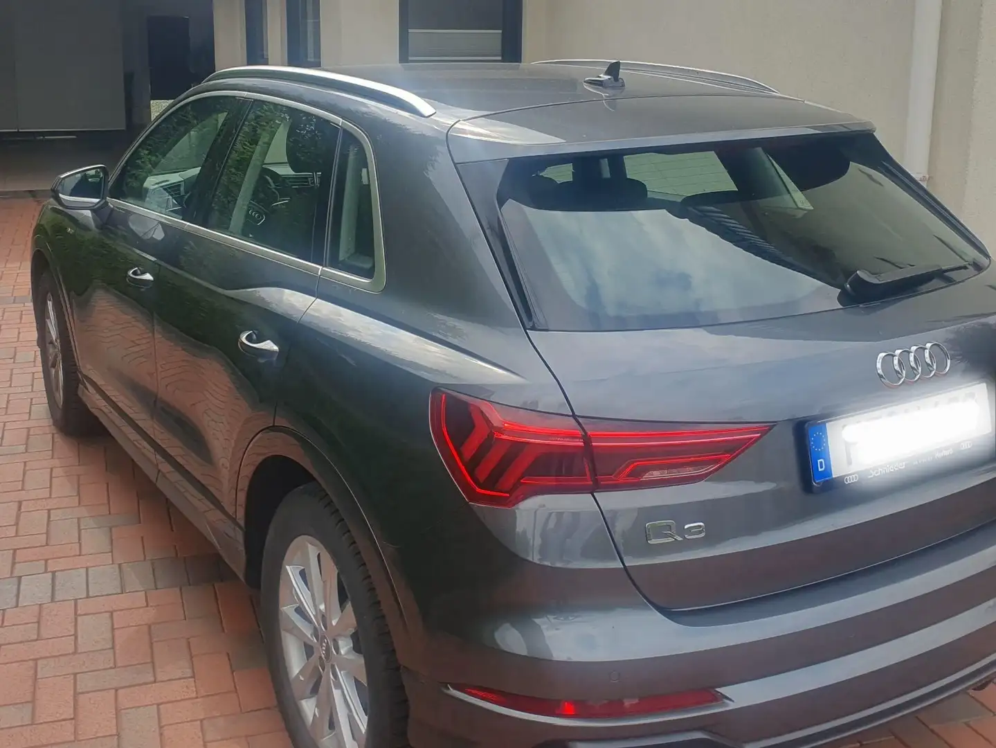 Audi Q3 Q3 35 TFSI S line 150 PS, S tronic, AHK, Navi, LED Grau - 2