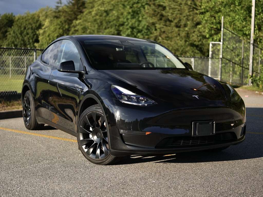 2023 Tesla Model Y LONG RANGE AWD - ONE OWNER - CLEAN CARFAX - LEATHE